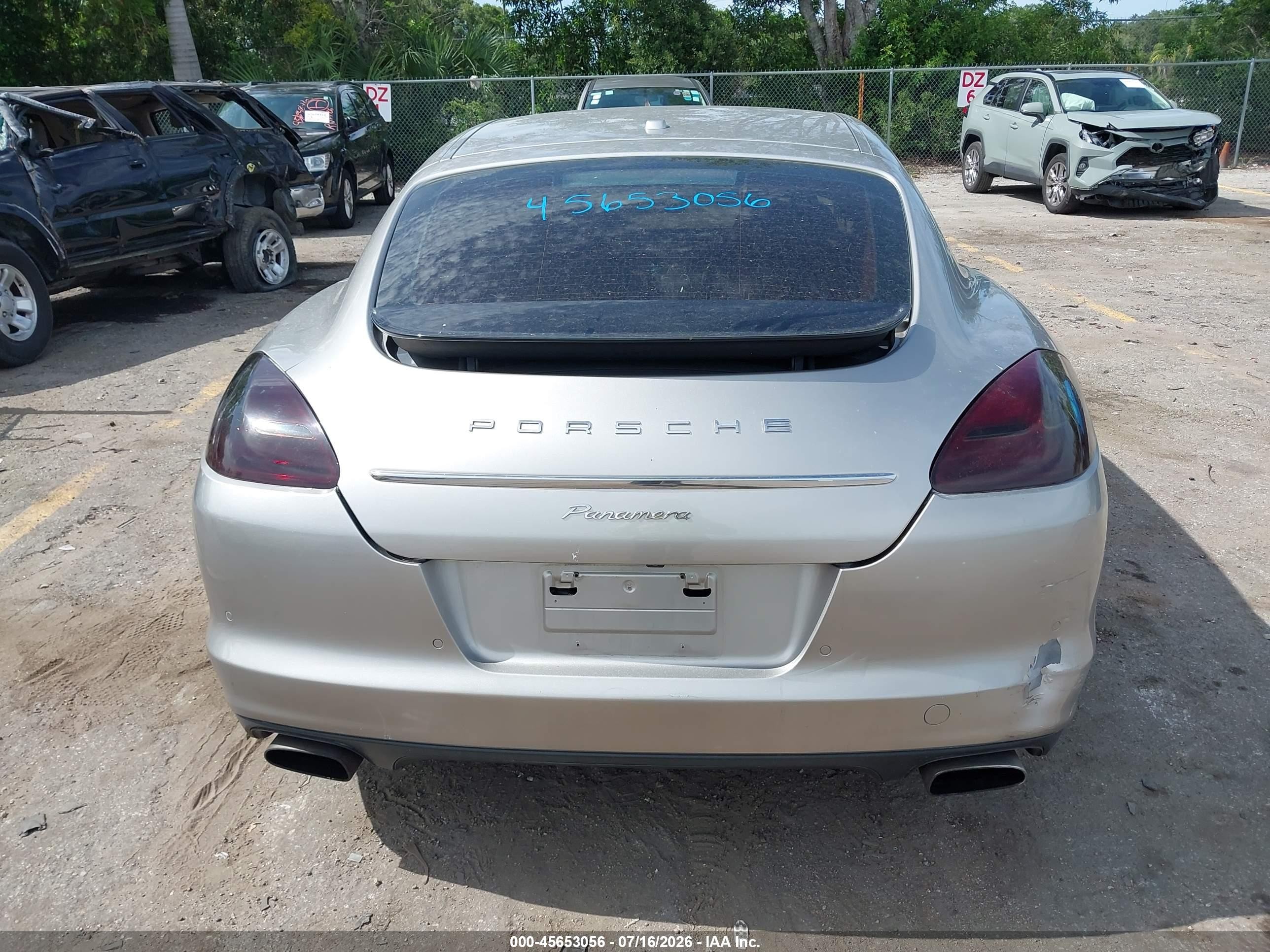 2013 Porsche Panamera 4 Silver vin: WP0AA2A70DL011321