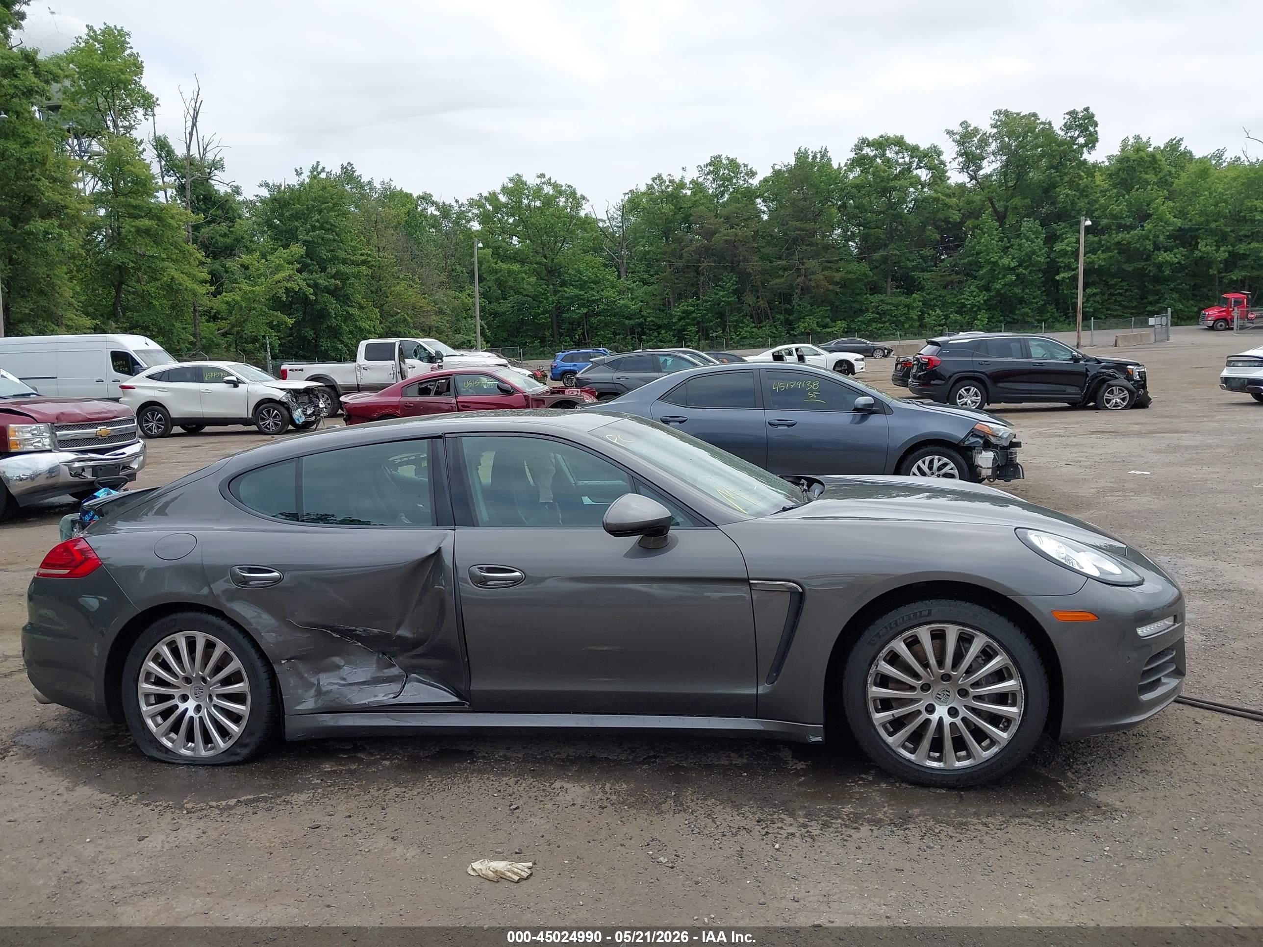 2014 Porsche Panamera 4 Gray vin: WP0AA2A70EL009781