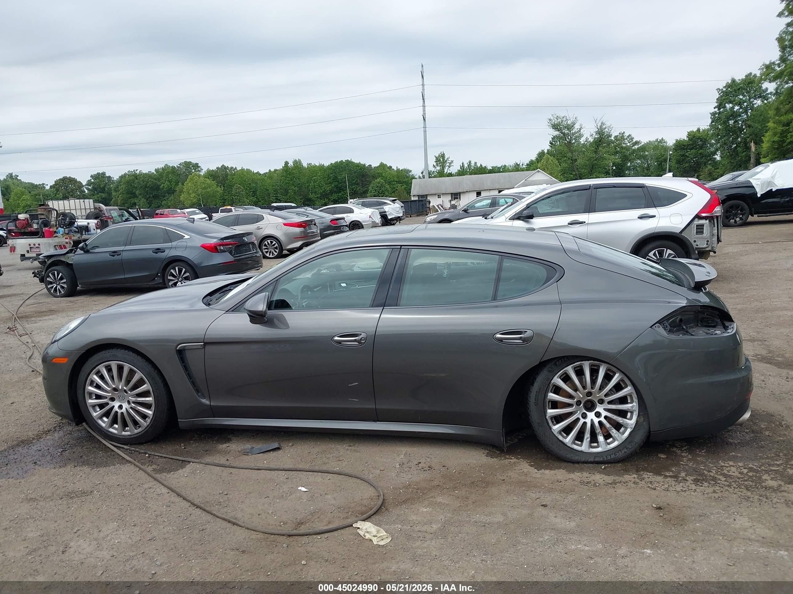 2014 Porsche Panamera 4 Gray vin: WP0AA2A70EL009781