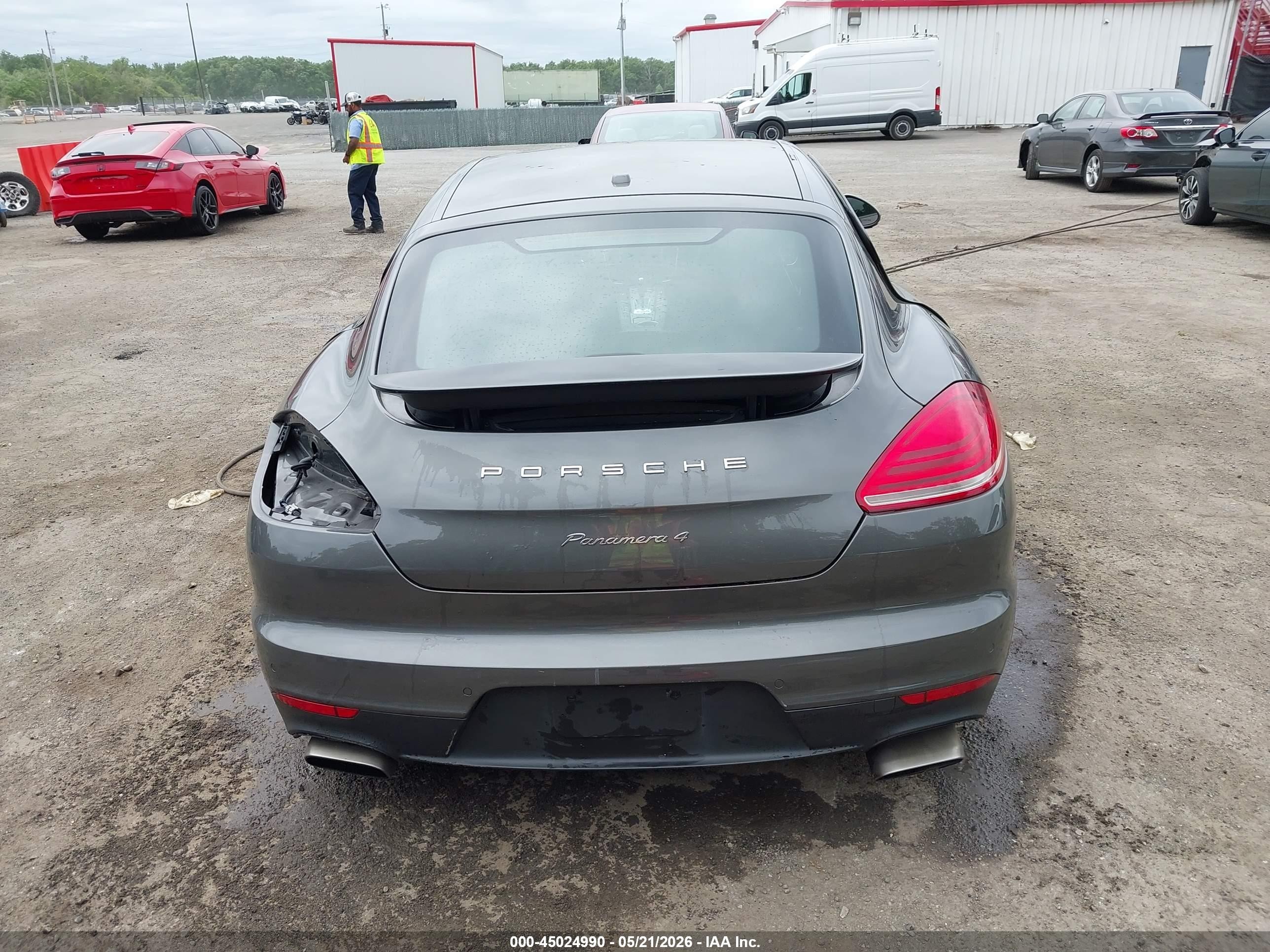 2014 Porsche Panamera 4 Gray vin: WP0AA2A70EL009781