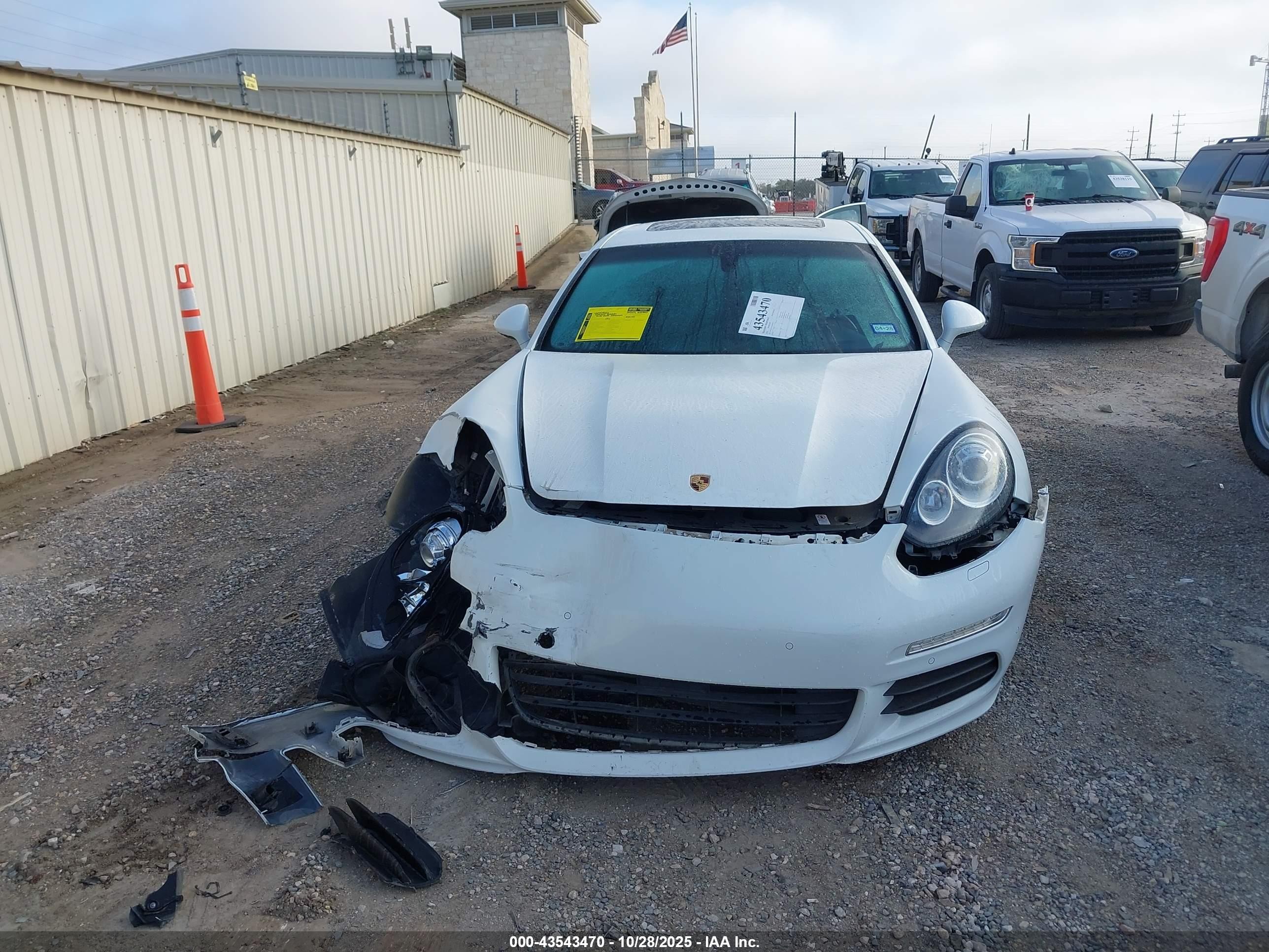 2016 Porsche Panamera 4 Белый vin: WP0AA2A70GL007824