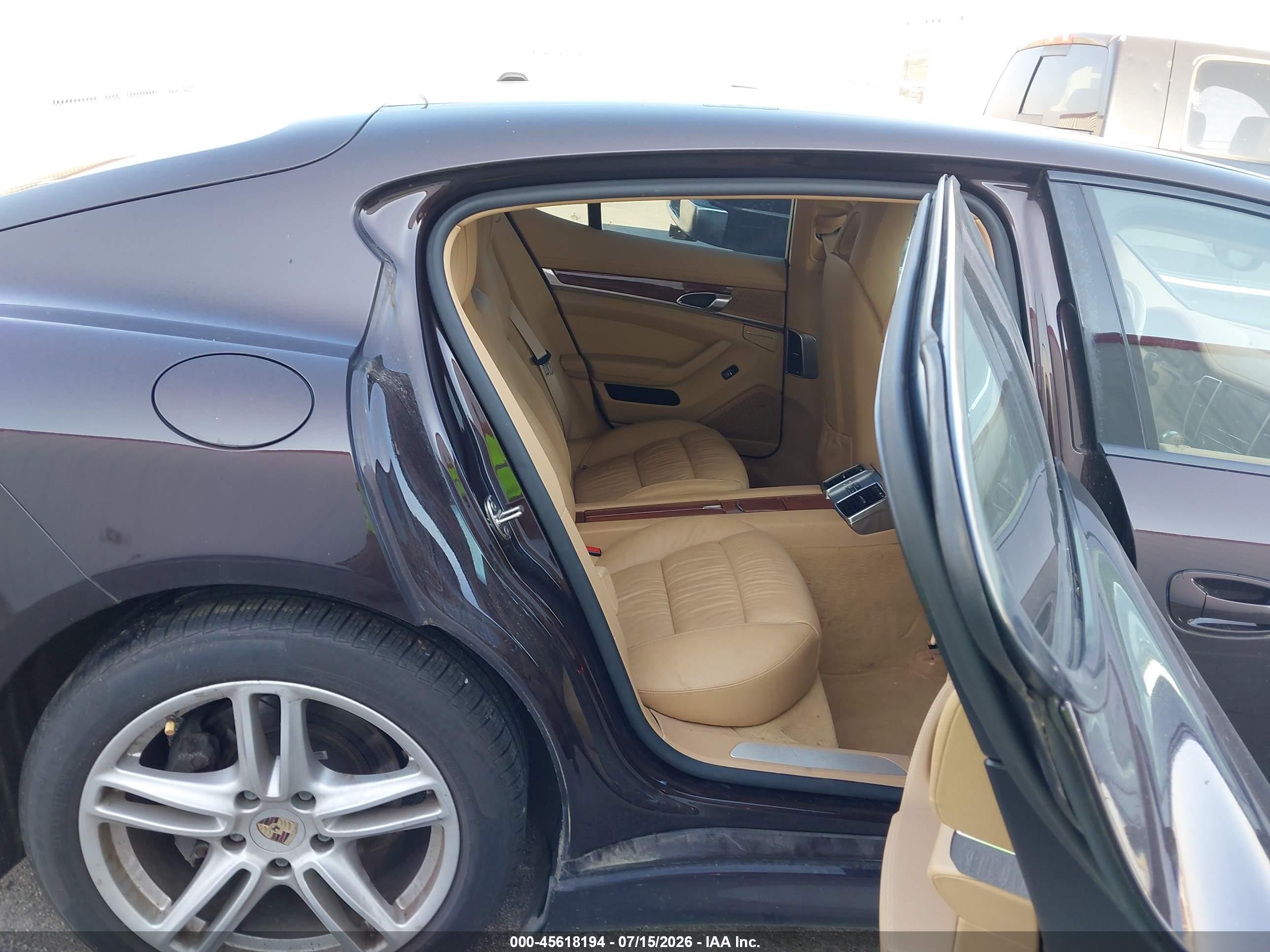 2011 Porsche Panamera 4 Brown vin: WP0AA2A71BL011129