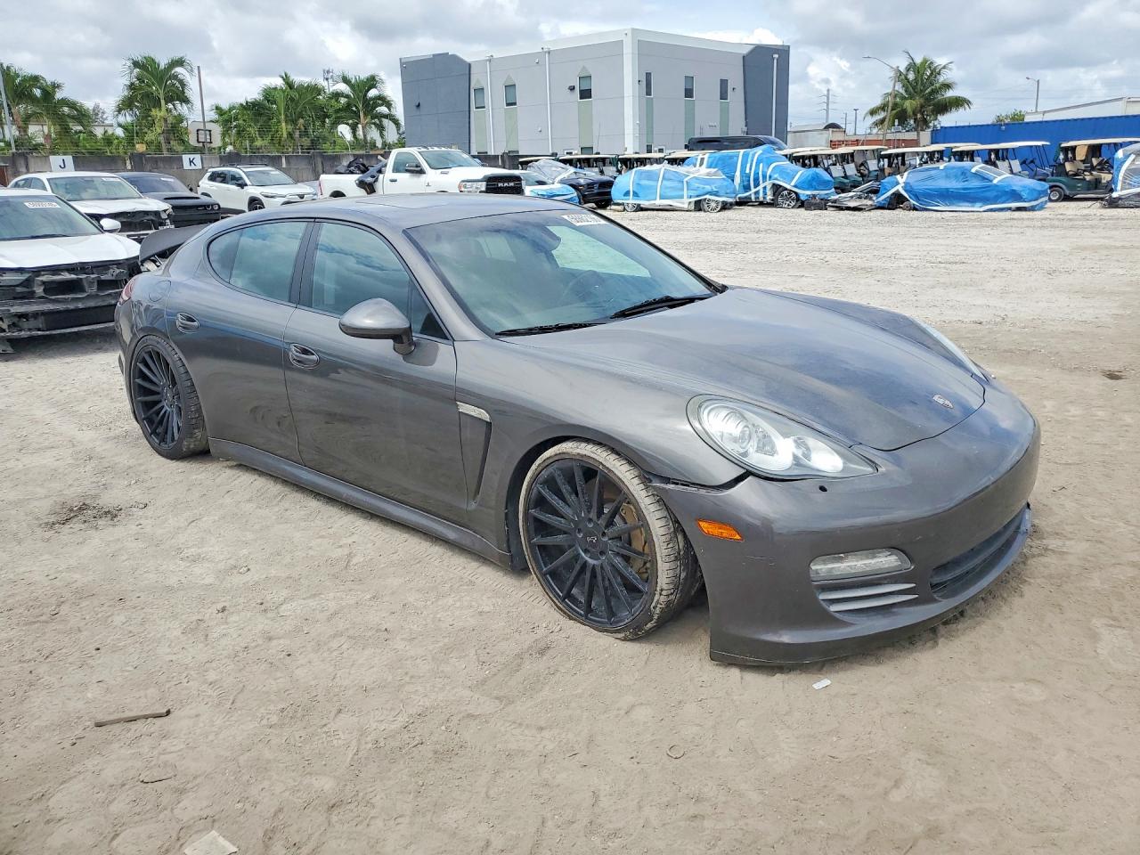 2013 Porsche Panamera 2 Gray vin: WP0AA2A71DL015779