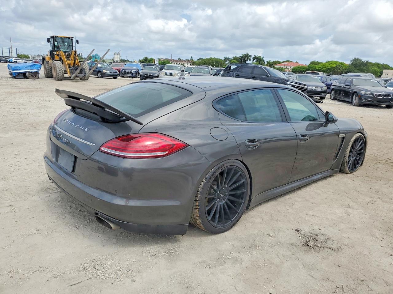 2013 Porsche Panamera 2 Gray vin: WP0AA2A71DL015779
