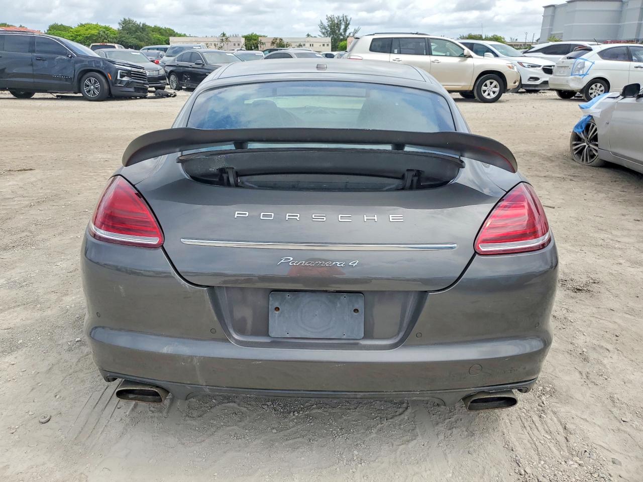 2013 Porsche Panamera 2 Gray vin: WP0AA2A71DL015779