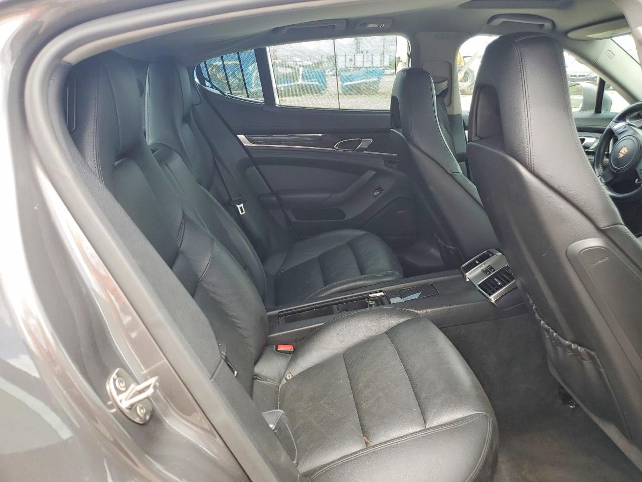 2013 Porsche Panamera 2 Gray vin: WP0AA2A71DL015779