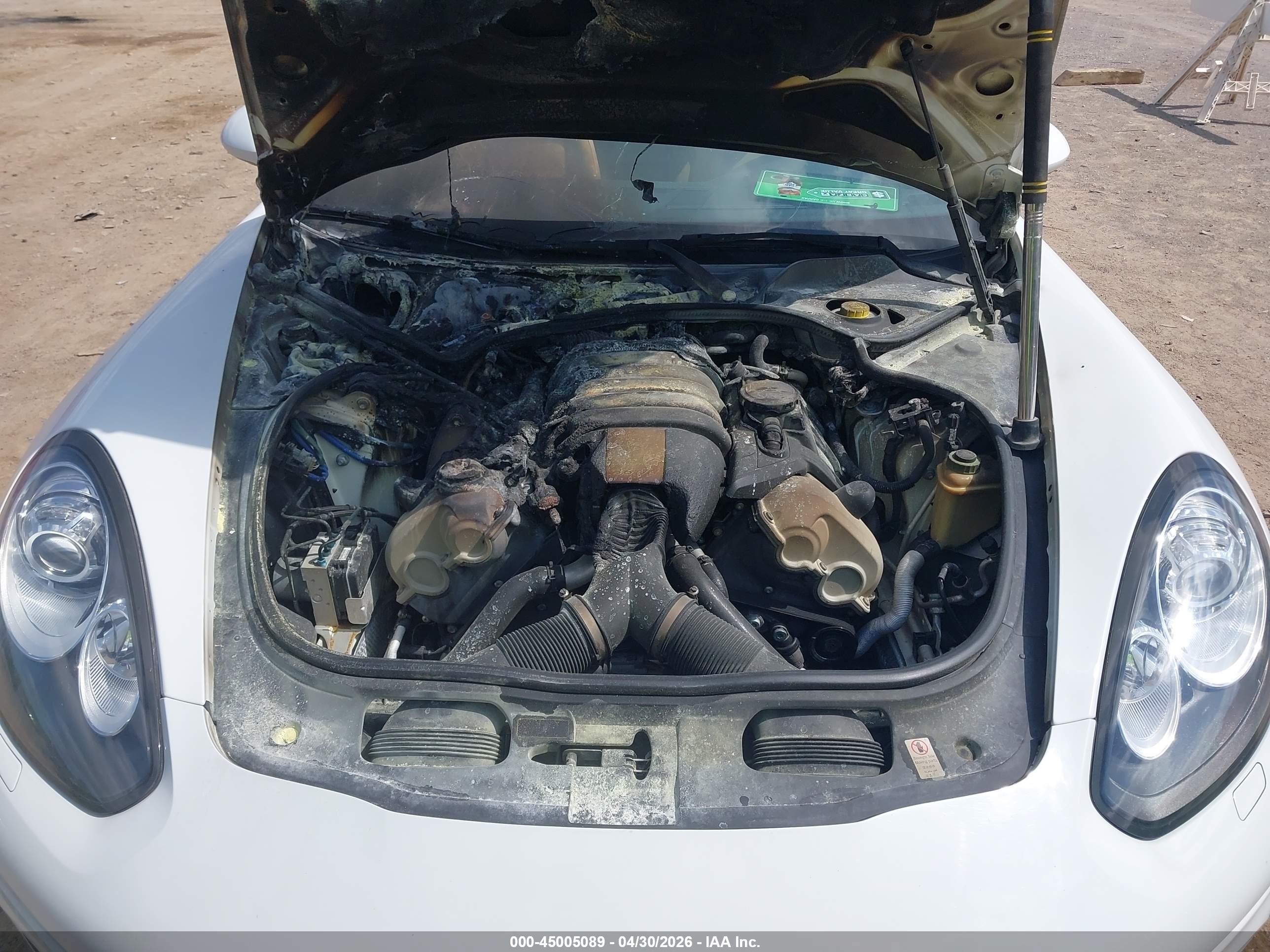 2015 Porsche Panamera 4 Белый vin: WP0AA2A71FL001884