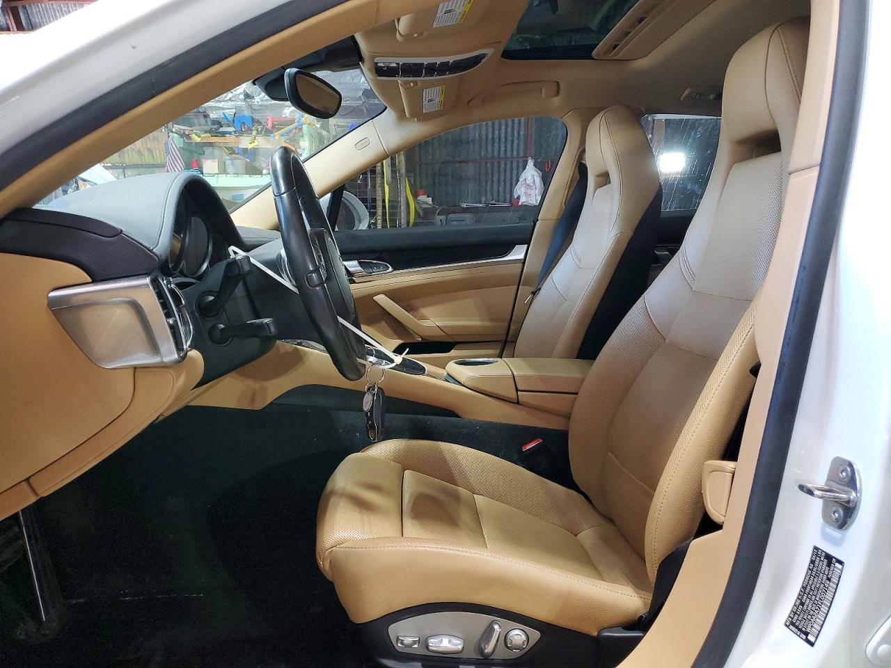 2015 Porsche Panamera 2 White vin: WP0AA2A71FL007149