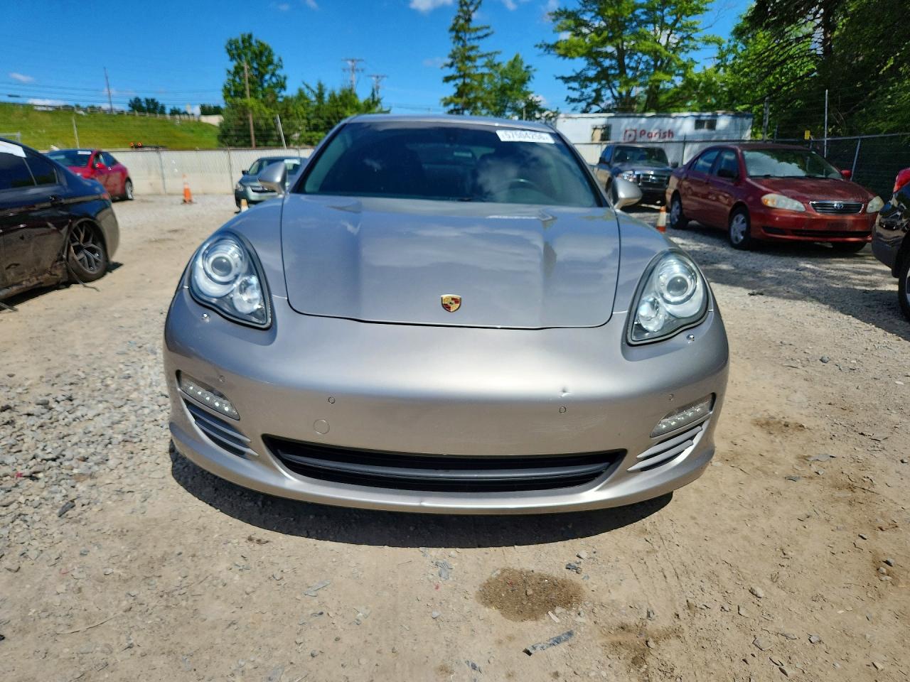 2012 Porsche Panemara 4 Silver vin: WP0AA2A72CL018852