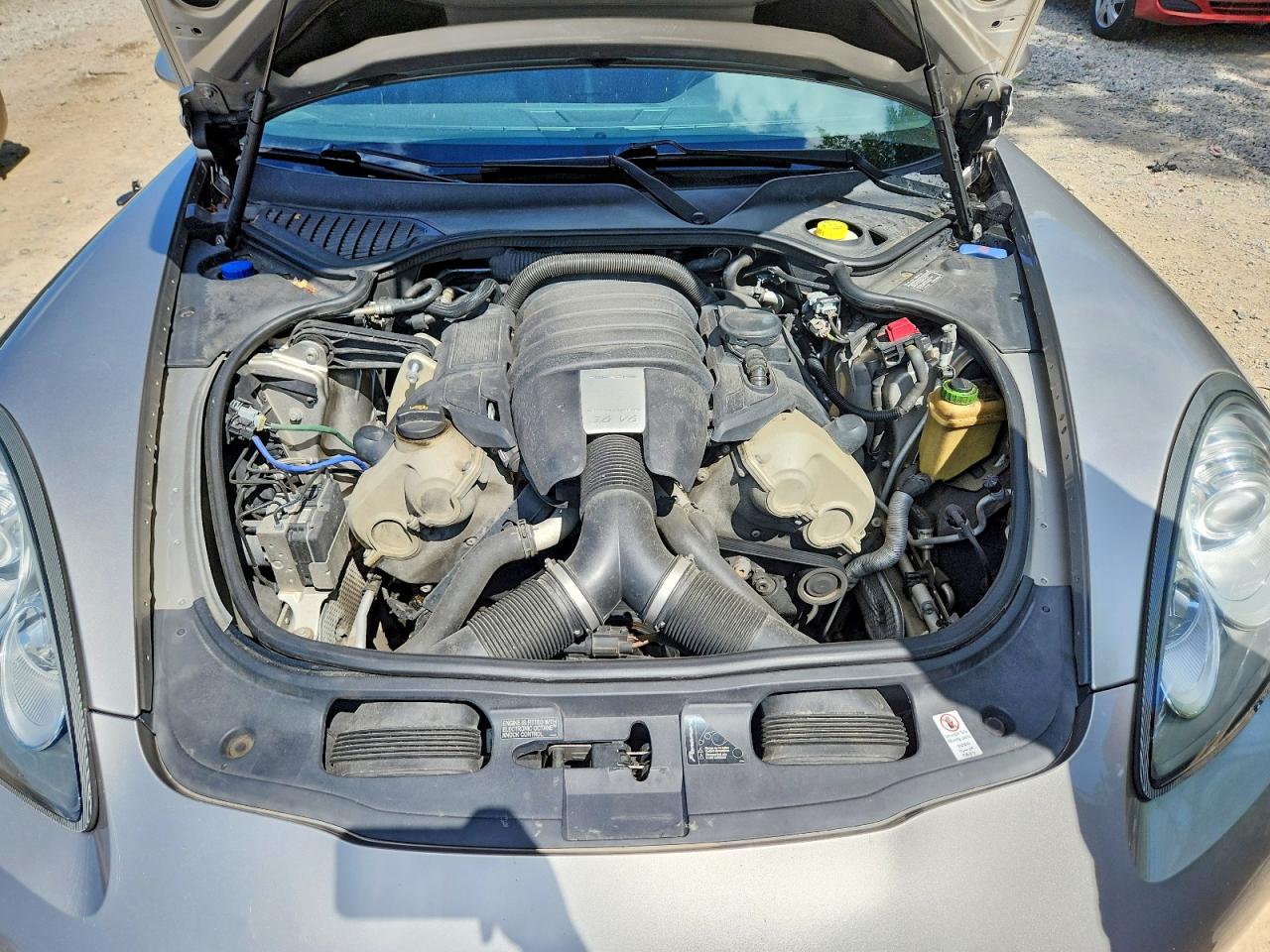 2012 Porsche Panemara 4 Silver vin: WP0AA2A72CL018852