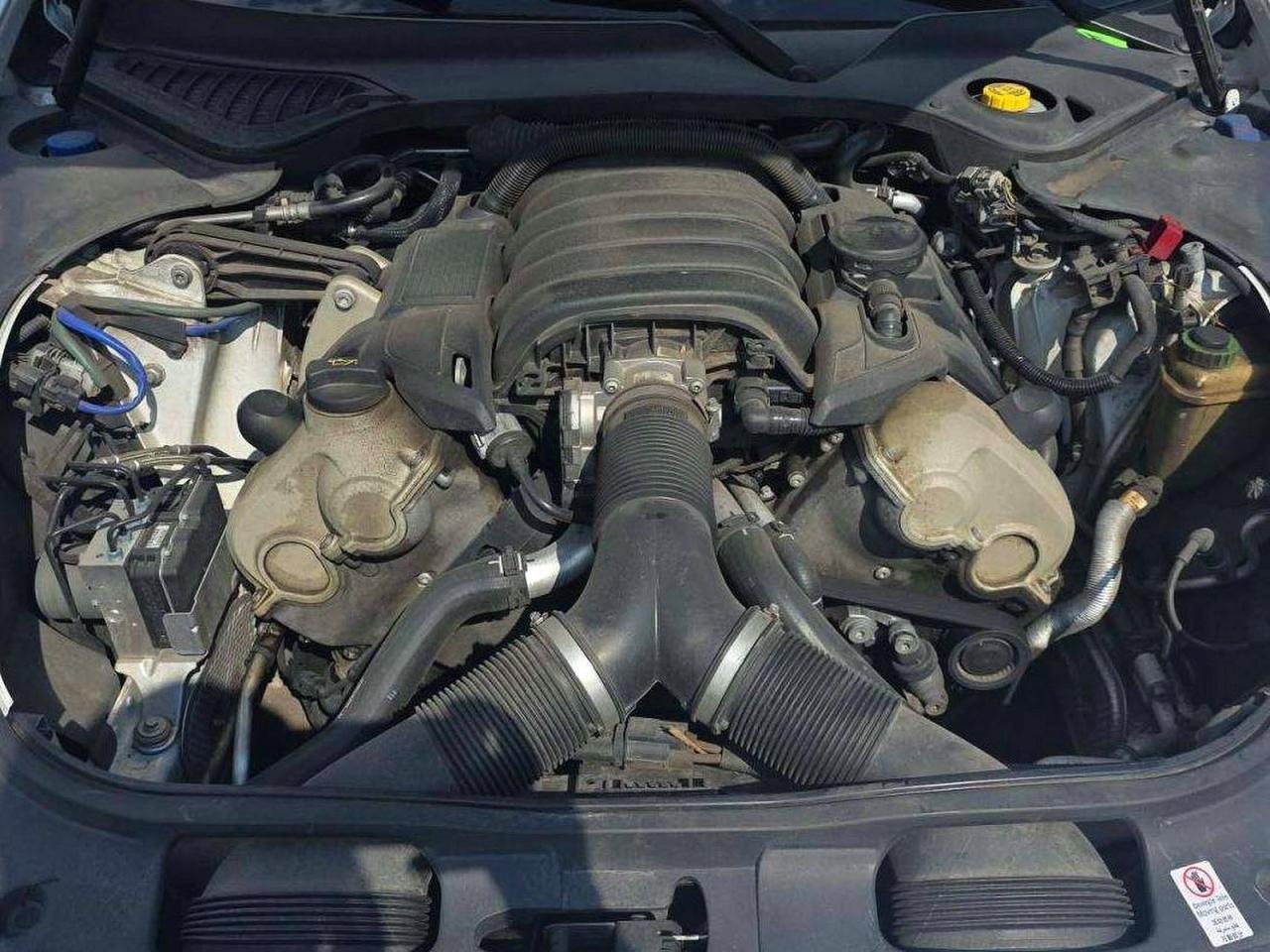 2015 Porsche Panamera 2 Белый vin: WP0AA2A72FL000498