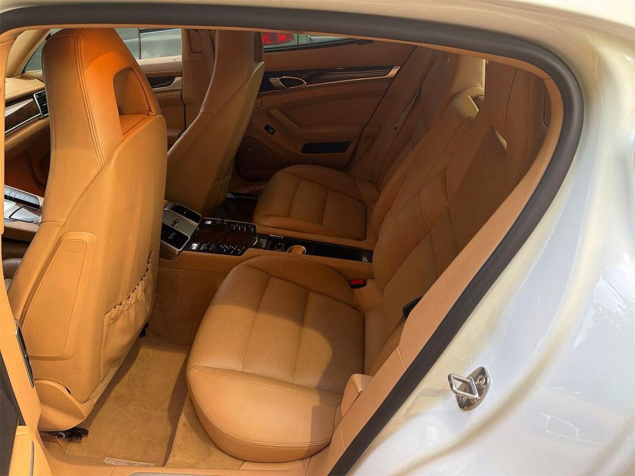 2015 Porsche Panamera 2 Белый vin: WP0AA2A72FL000498