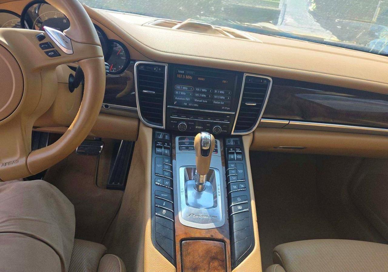 2015 Porsche Panamera 2 Белый vin: WP0AA2A72FL000498