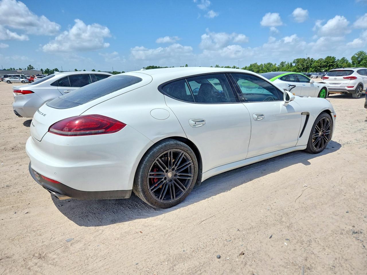 2015 Porsche Panamera 2 White vin: WP0AA2A72FL006947