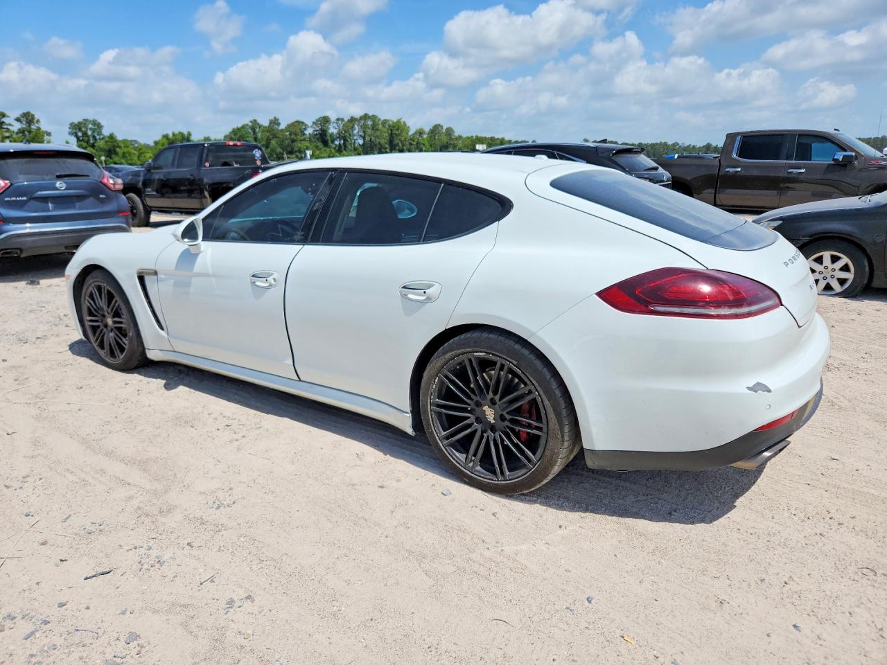 2015 Porsche Panamera 2 White vin: WP0AA2A72FL006947