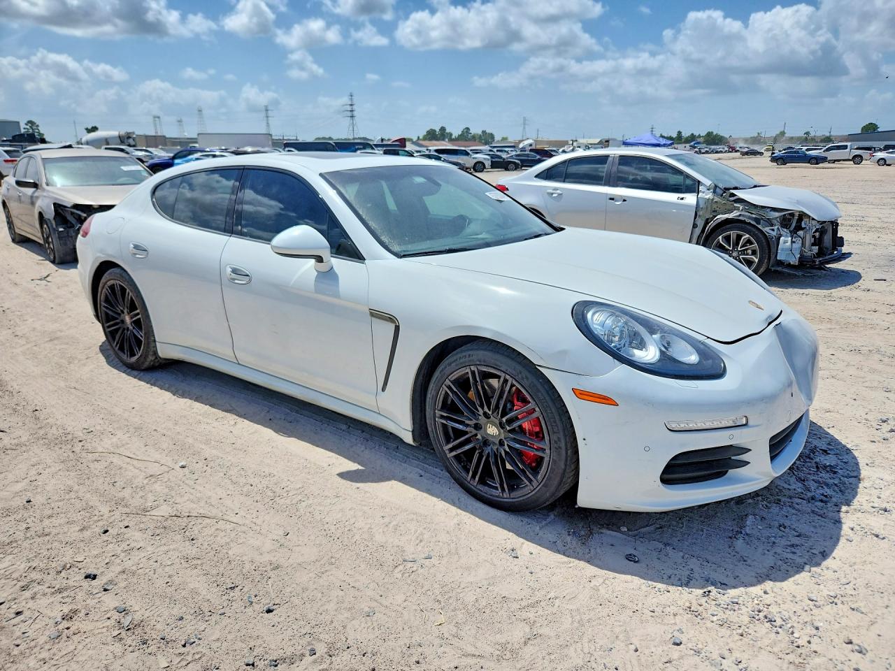 2015 Porsche Panamera 2 White vin: WP0AA2A72FL006947