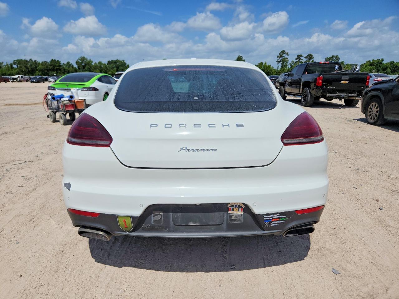 2015 Porsche Panamera 2 White vin: WP0AA2A72FL006947