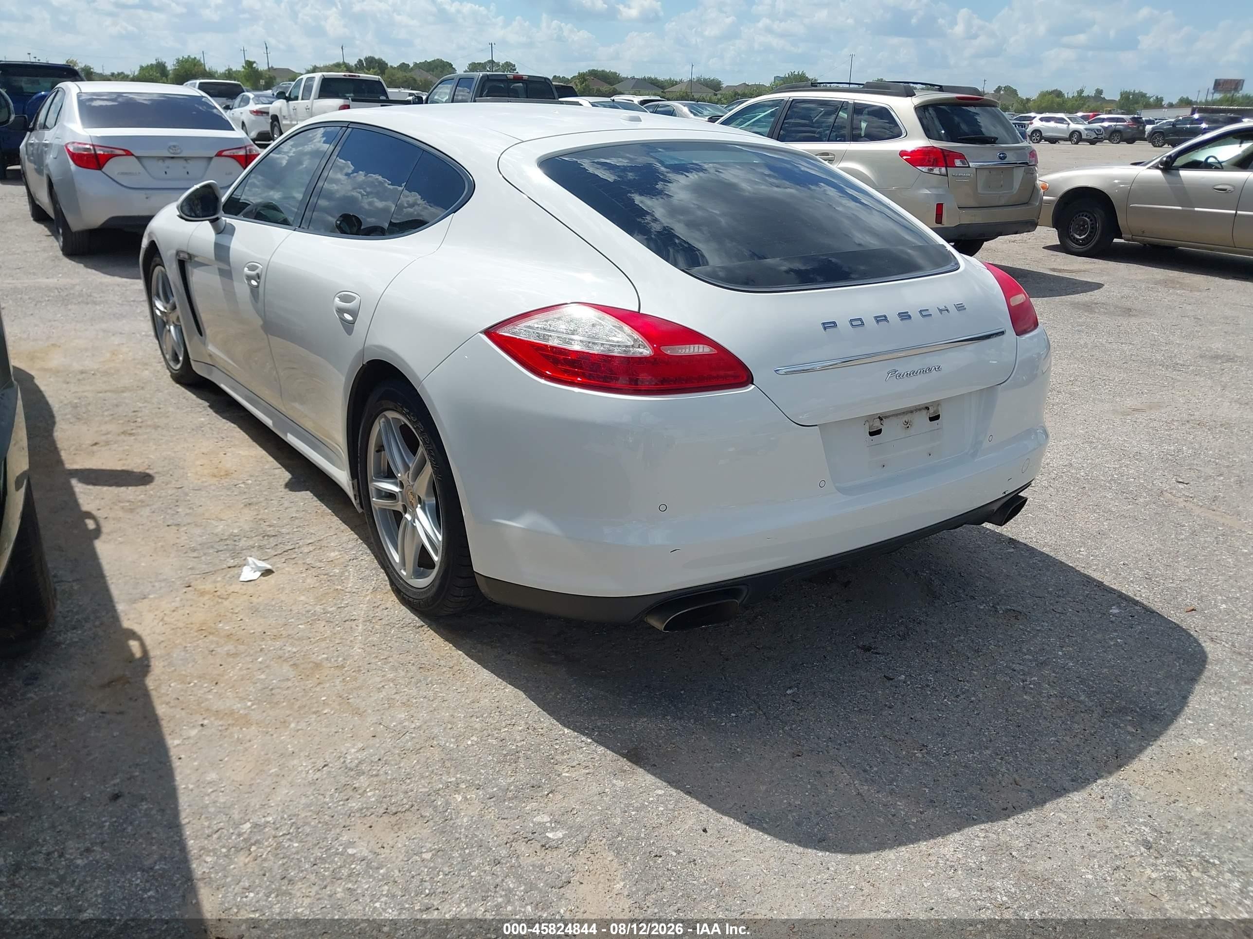 2012 Porsche Panamera 4 White vin: WP0AA2A73CL071611