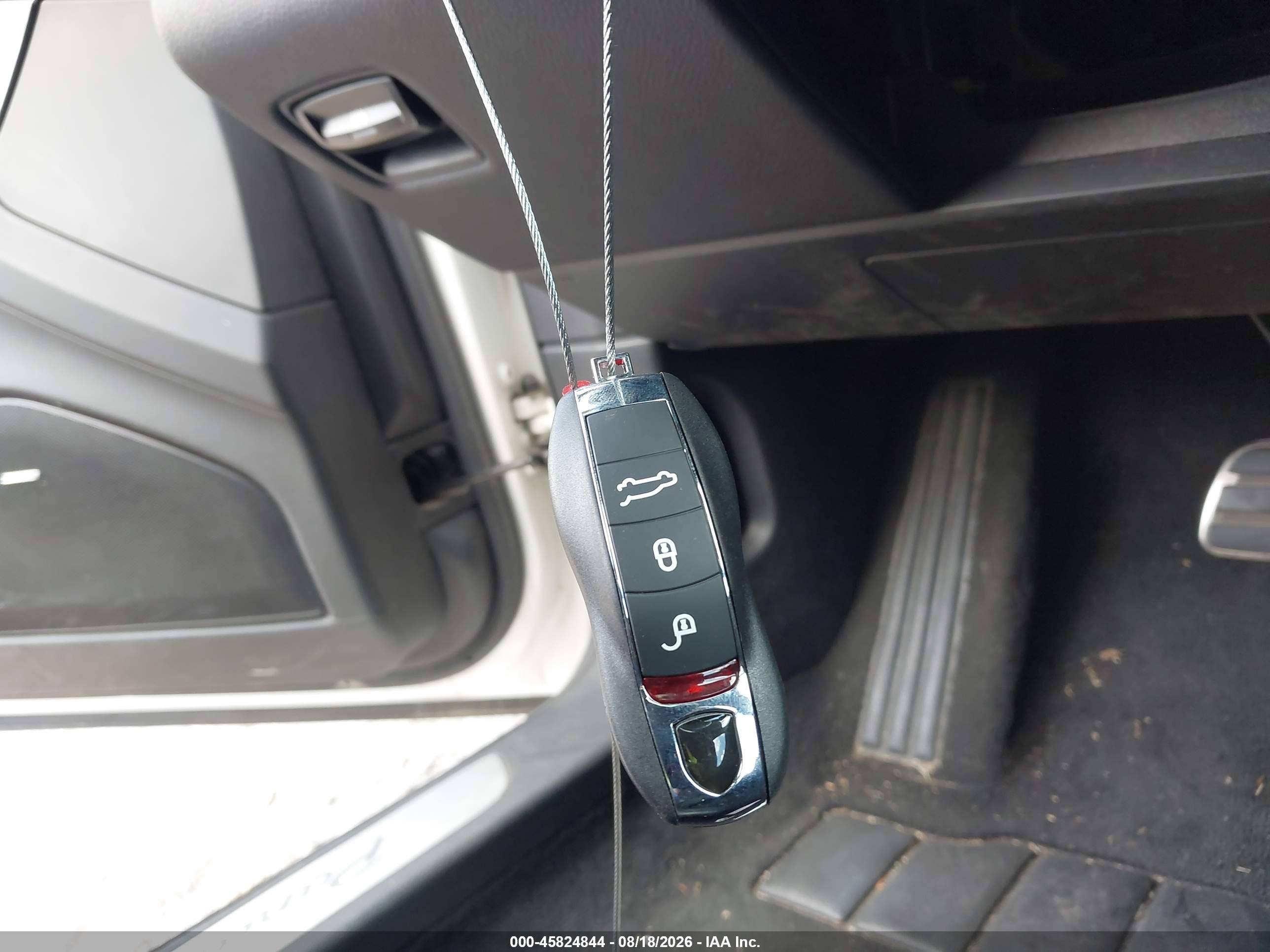 2012 Porsche Panamera 4 White vin: WP0AA2A73CL071611