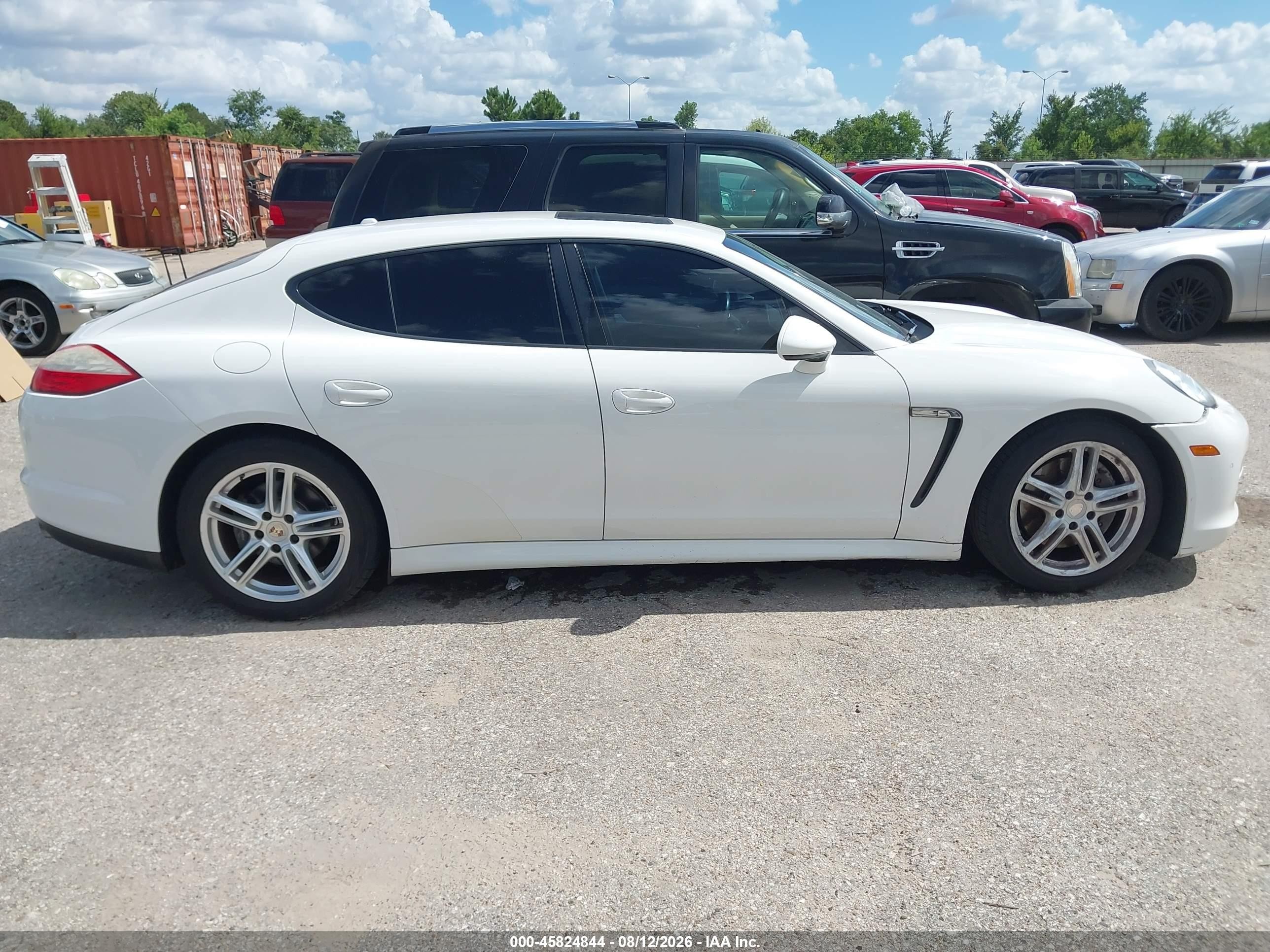 2012 Porsche Panamera 4 White vin: WP0AA2A73CL071611