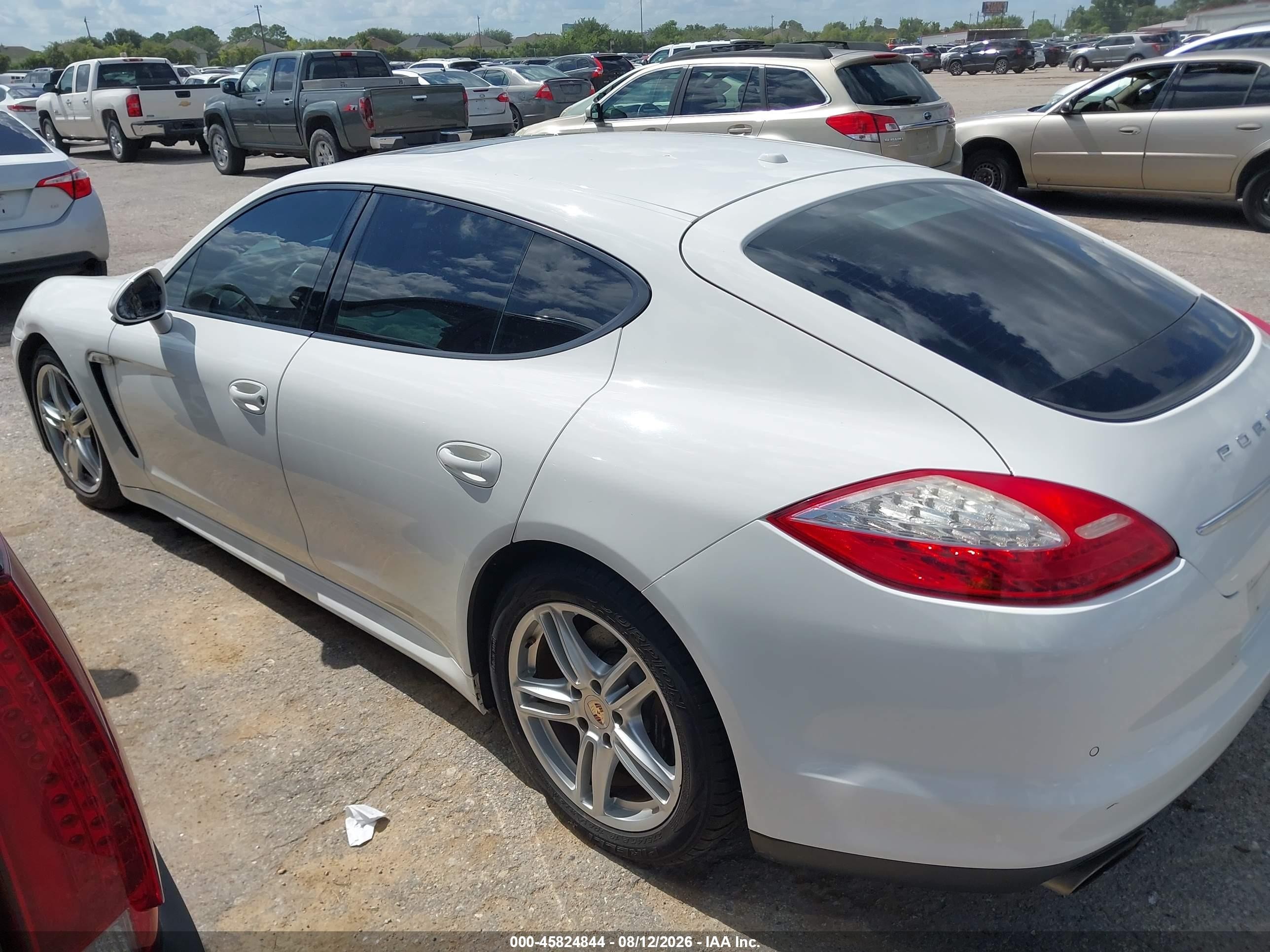 2012 Porsche Panamera 4 White vin: WP0AA2A73CL071611