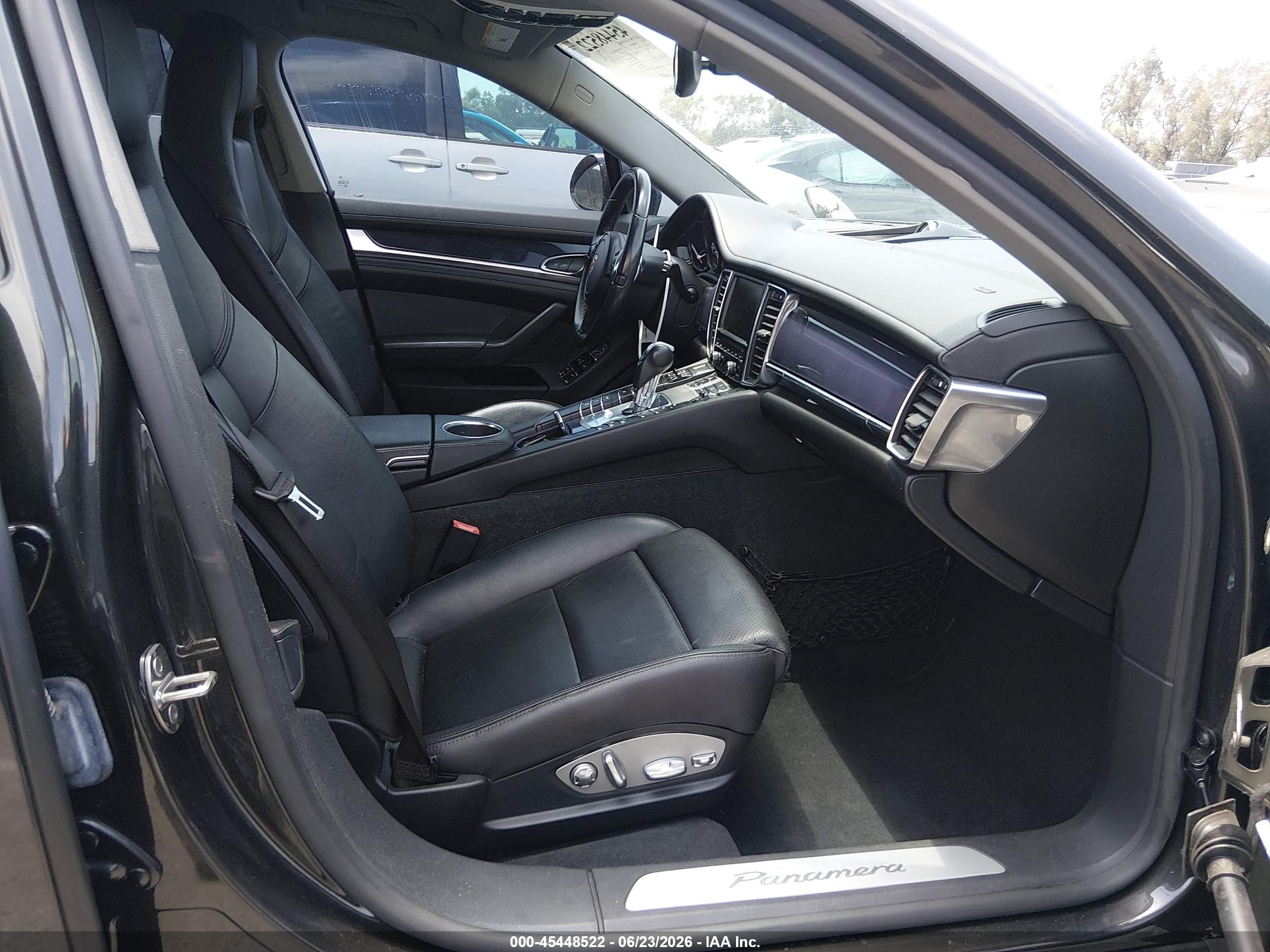 2013 Porsche Panamera 4 Серый vin: WP0AA2A73DL011572