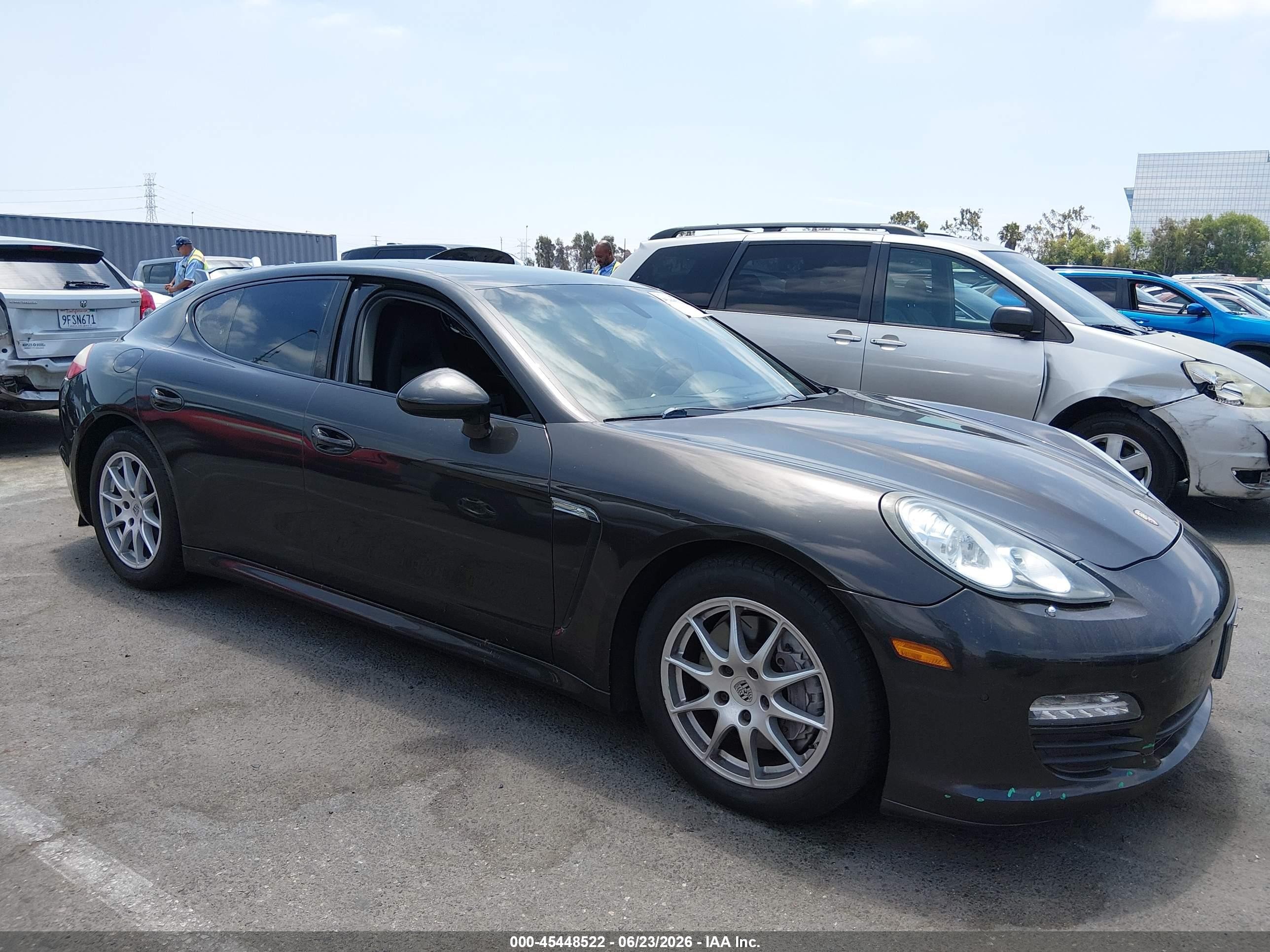 2013 Porsche Panamera 4 Серый vin: WP0AA2A73DL011572