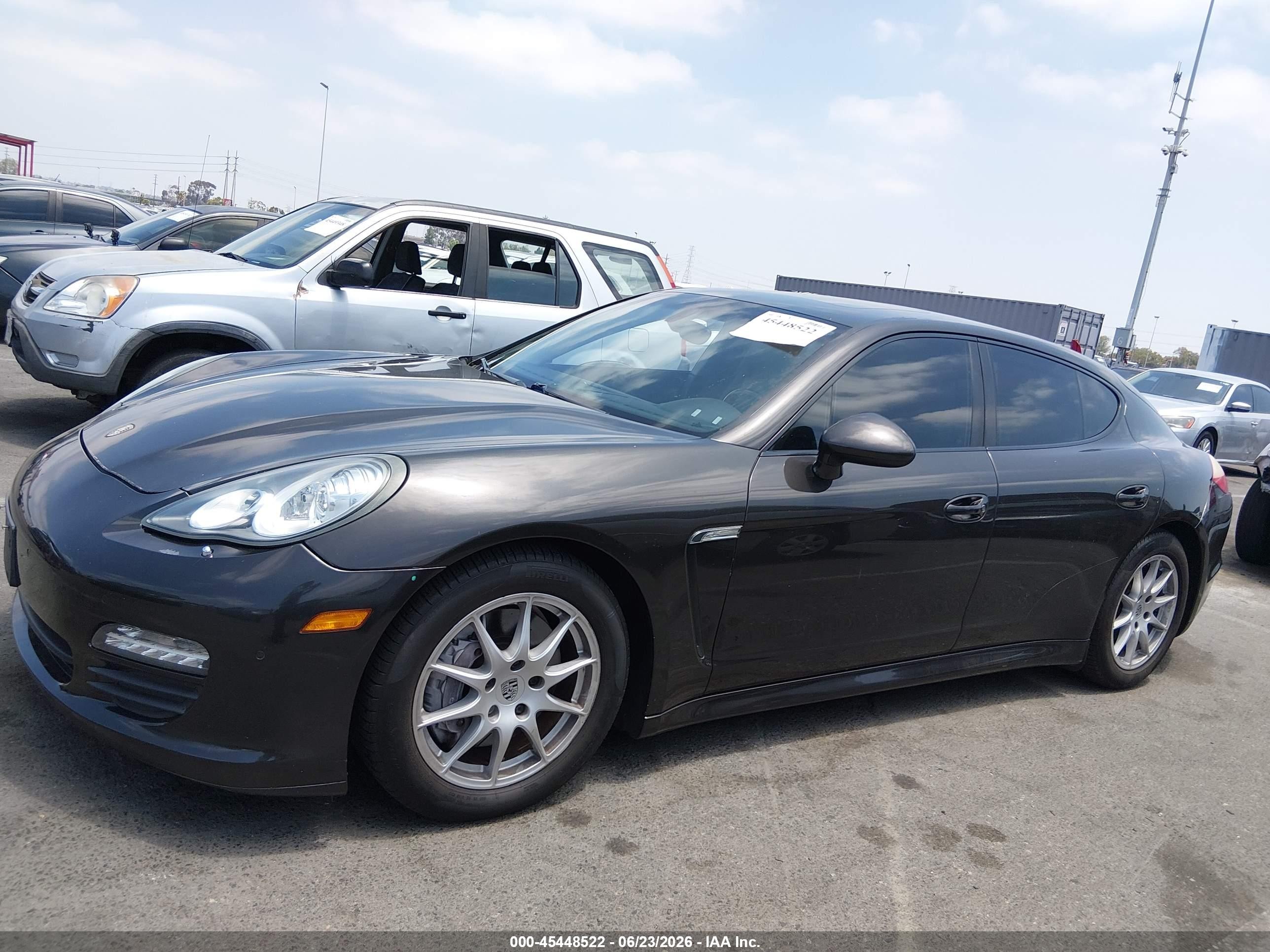 2013 Porsche Panamera 4 Серый vin: WP0AA2A73DL011572