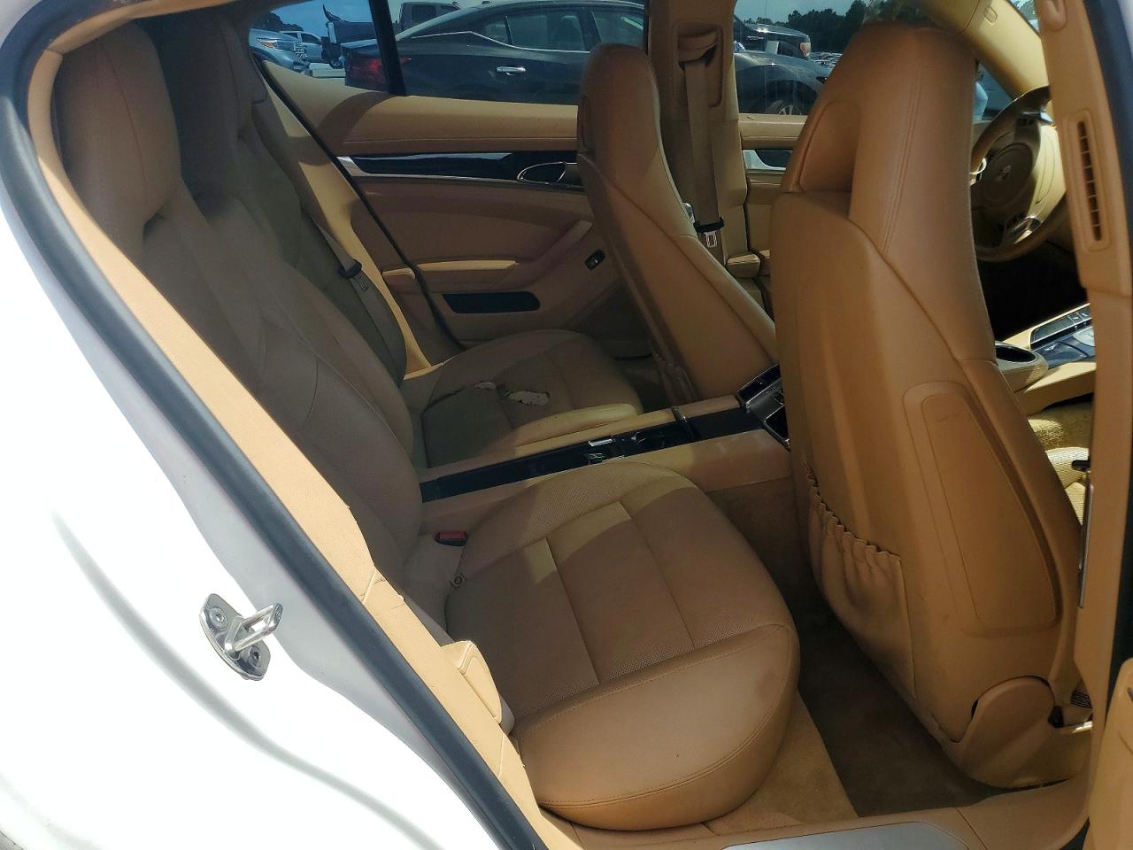 2014 Porsche Panamera 2 Белый vin: WP0AA2A73EL008110