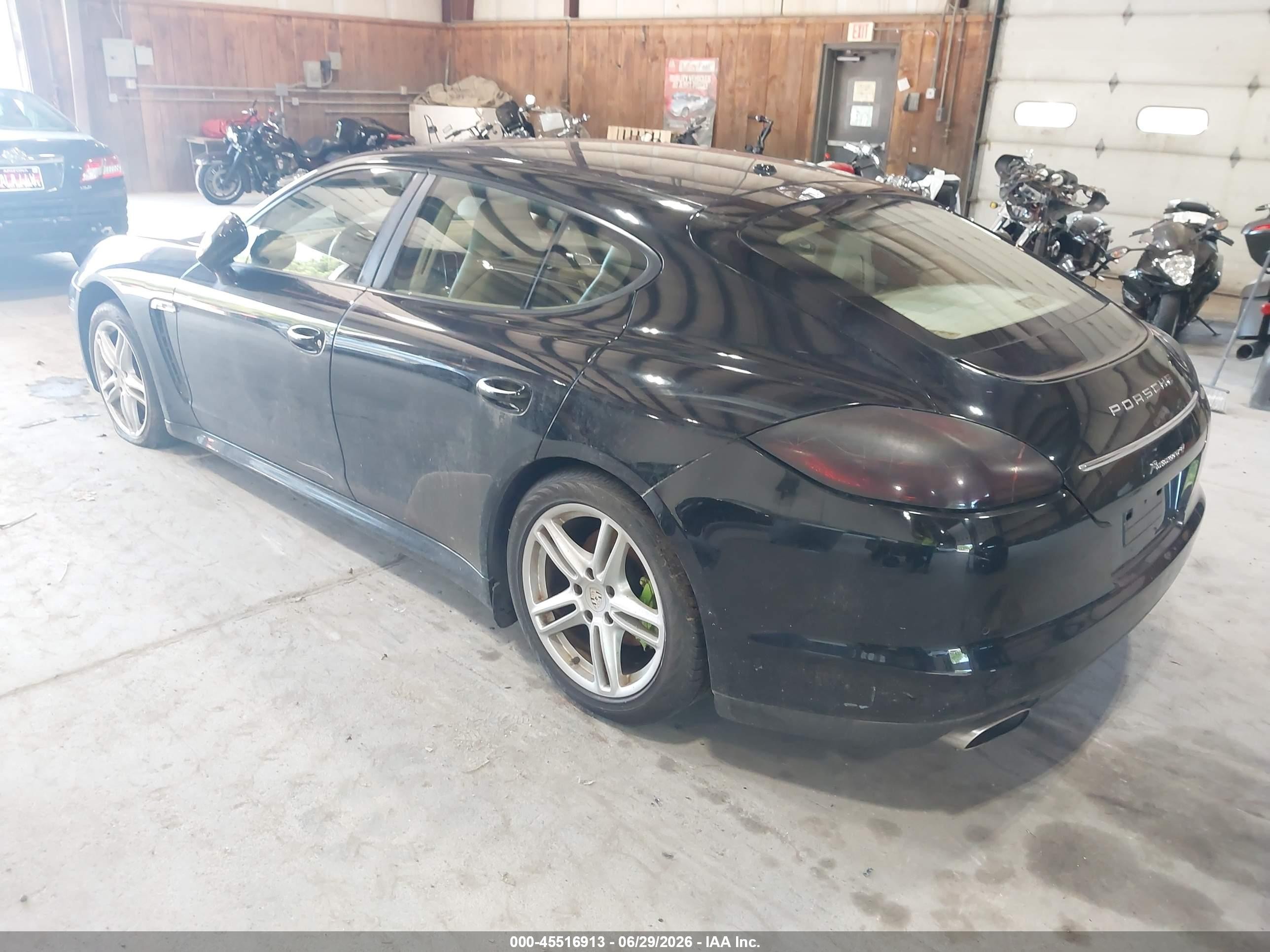 2011 Porsche Panamera 2/4 Черный vin: WP0AA2A74BL010623