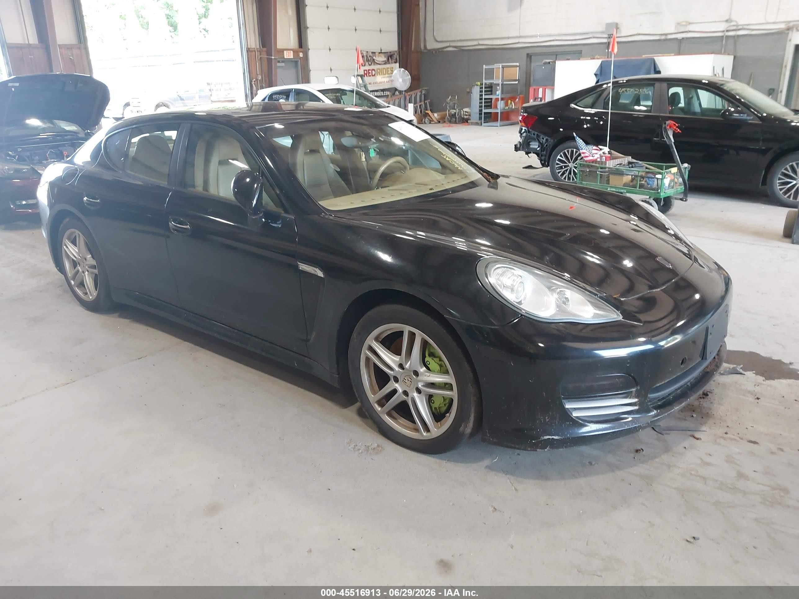 2011 Porsche Panamera 2/4 Черный vin: WP0AA2A74BL010623