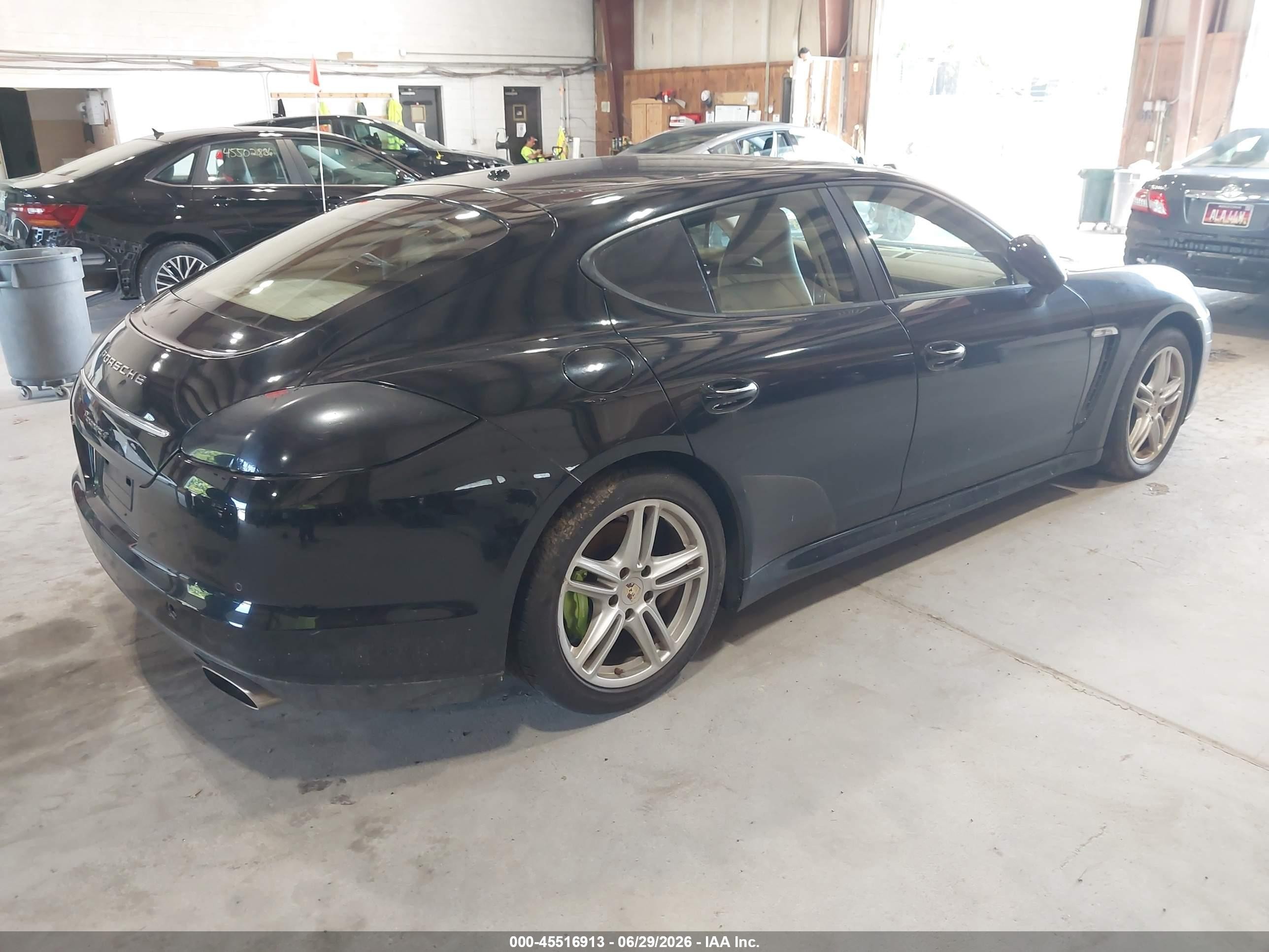 2011 Porsche Panamera 2/4 Черный vin: WP0AA2A74BL010623