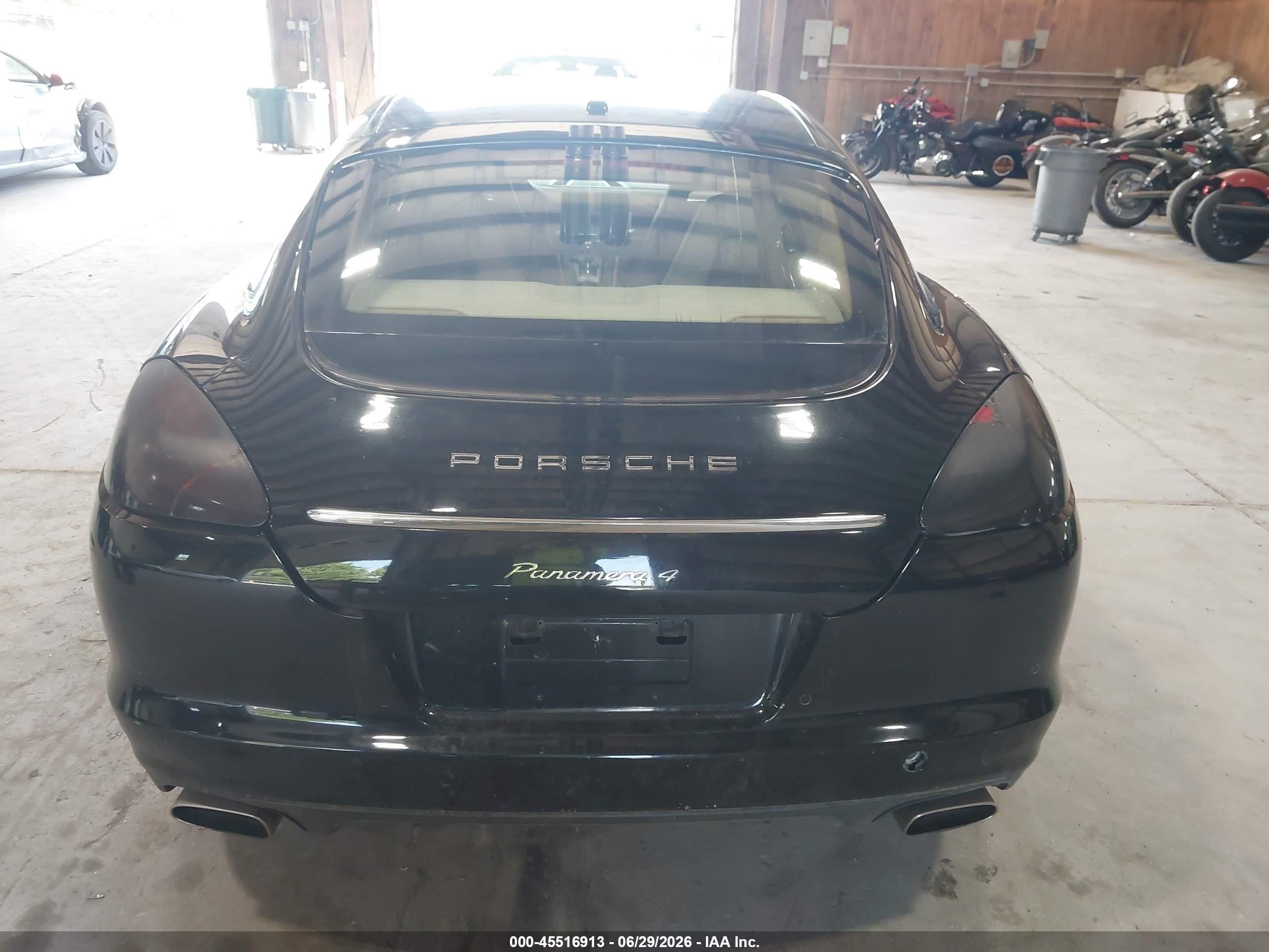 2011 Porsche Panamera 2/4 Черный vin: WP0AA2A74BL010623
