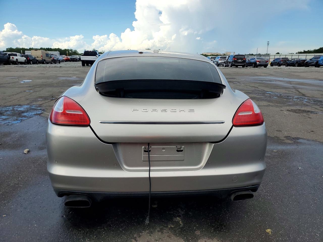 2011 Porsche Panamera 2 Silver vin: WP0AA2A74BL011190
