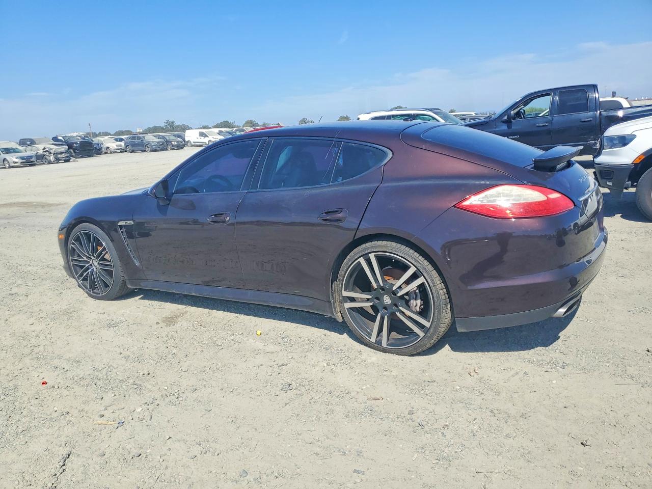 2011 Porsche Panamera 2 Коричневый vin: WP0AA2A74BL012288