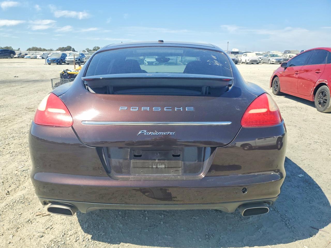 2011 Porsche Panamera 2 Коричневый vin: WP0AA2A74BL012288
