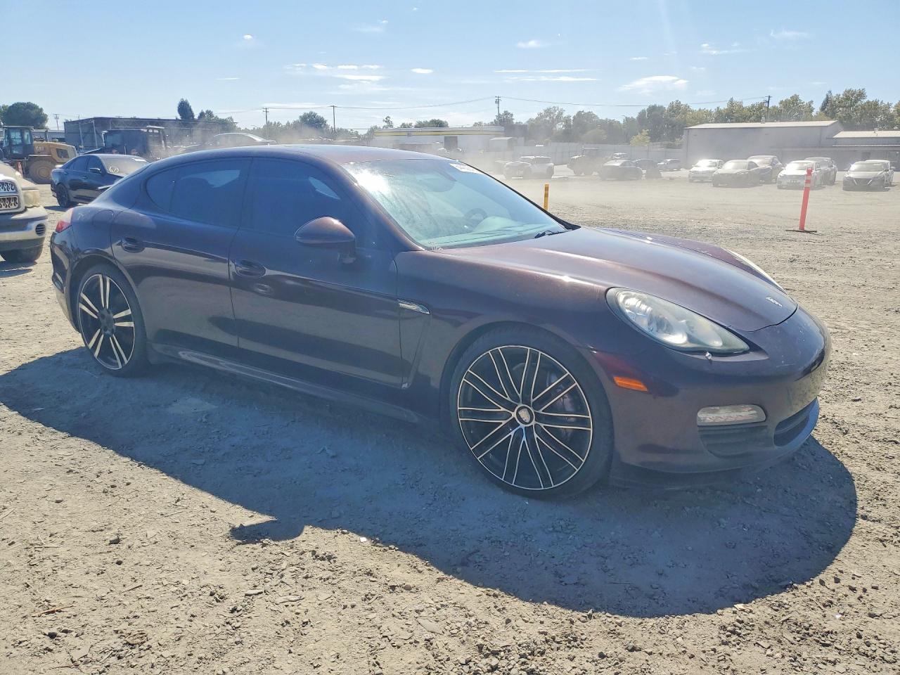 2011 Porsche Panamera 2 Коричневый vin: WP0AA2A74BL012288