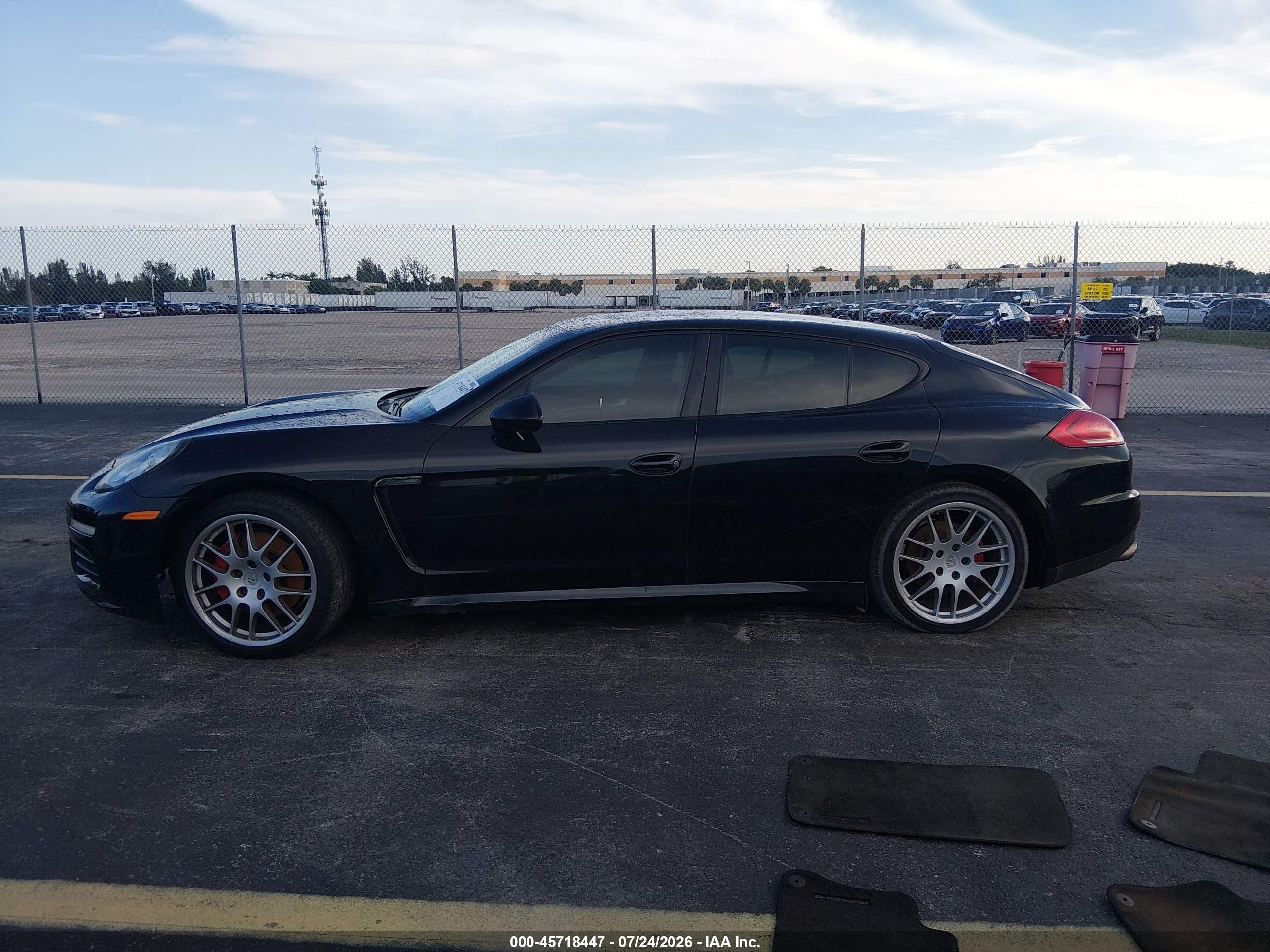 2014 Porsche Panamera 4 Черный vin: WP0AA2A74EL013929