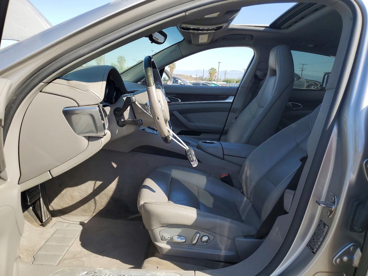 2012 Porsche Panamera 2 Gold vin: WP0AA2A75CL012012