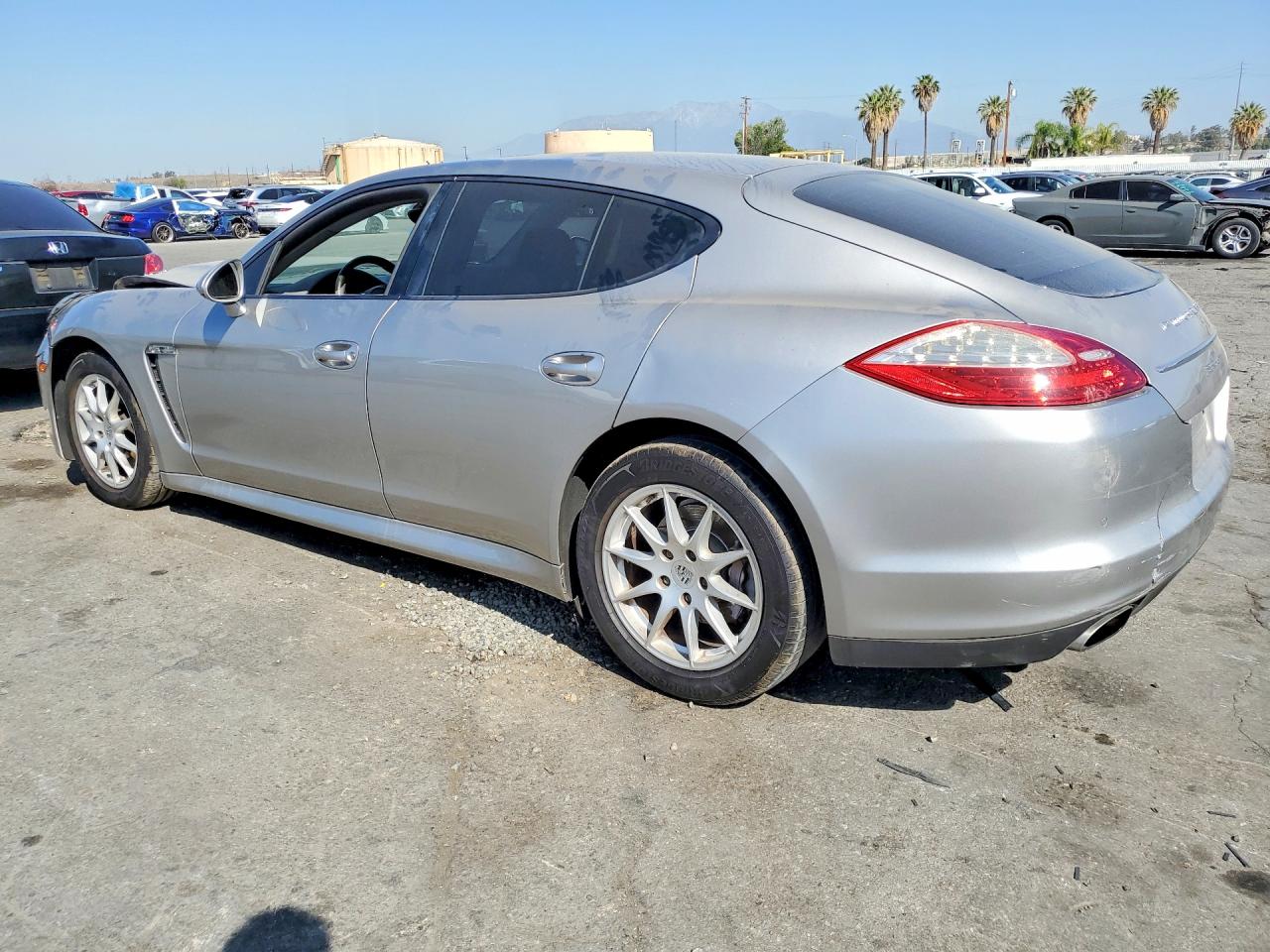 2012 Porsche Panamera 2 Gold vin: WP0AA2A75CL012012
