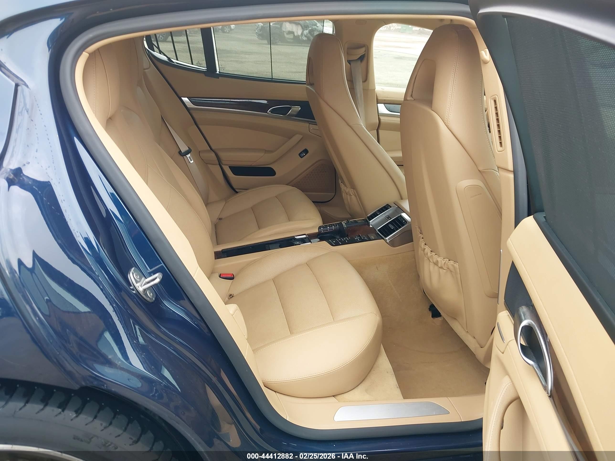 2014 Porsche Panamera 4 Blue vin: WP0AA2A75EL008965