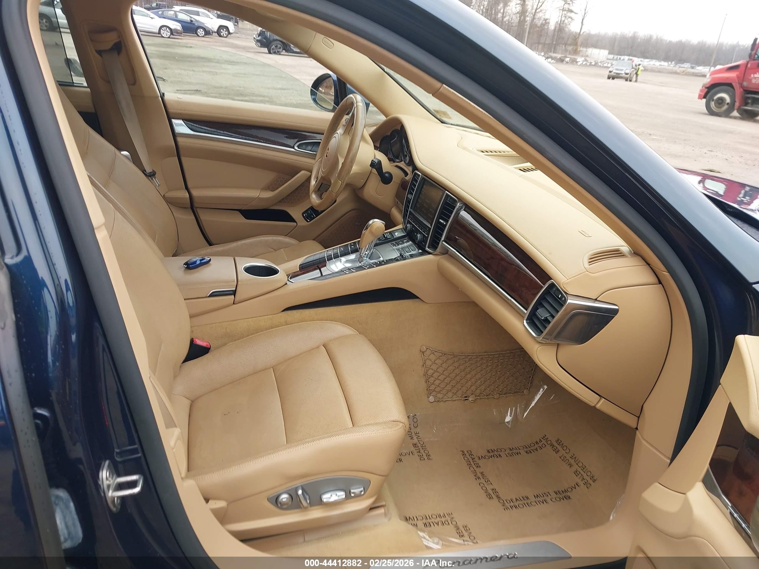 2014 Porsche Panamera 4 Blue vin: WP0AA2A75EL008965