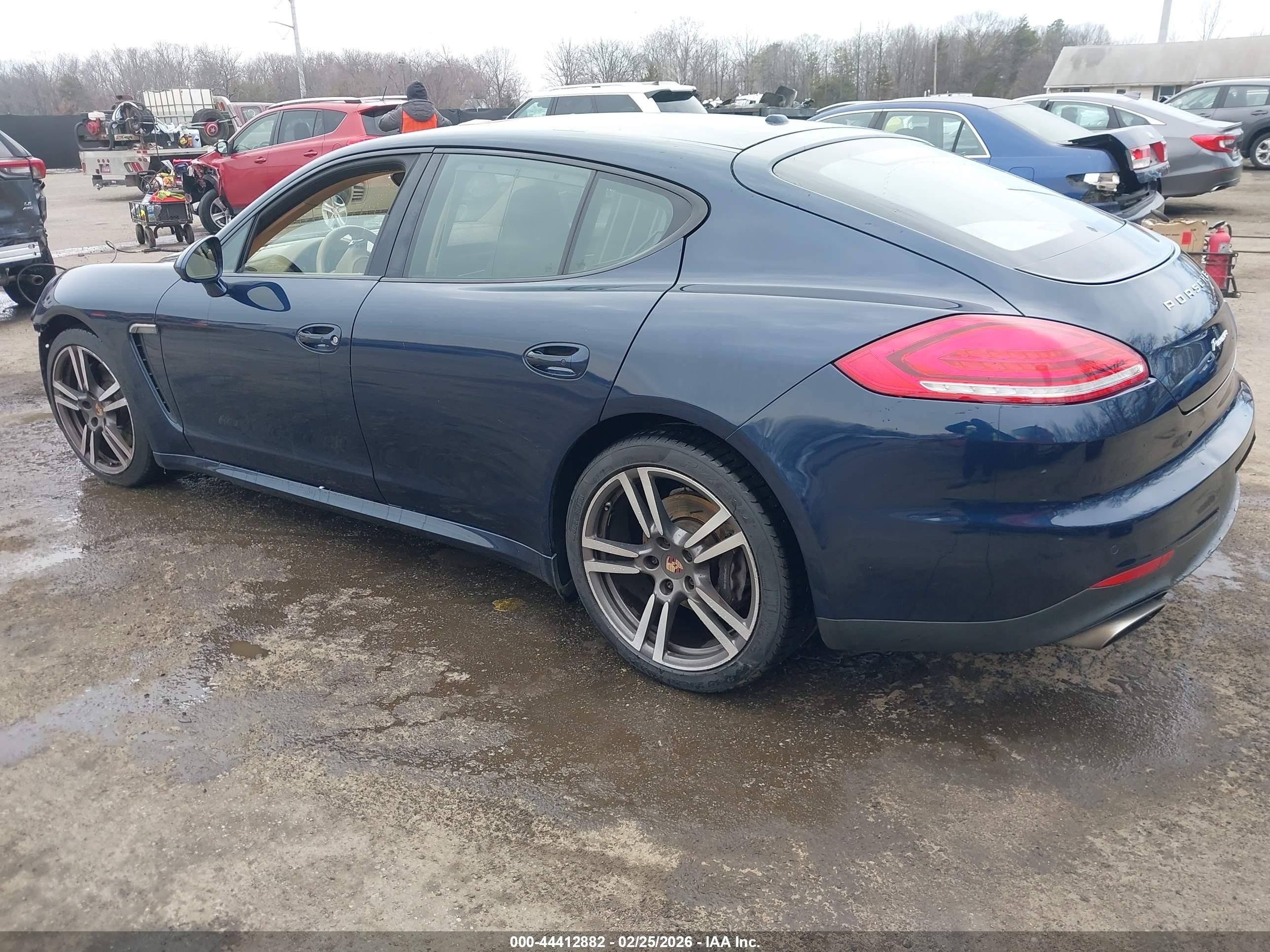 2014 Porsche Panamera 4 Blue vin: WP0AA2A75EL008965