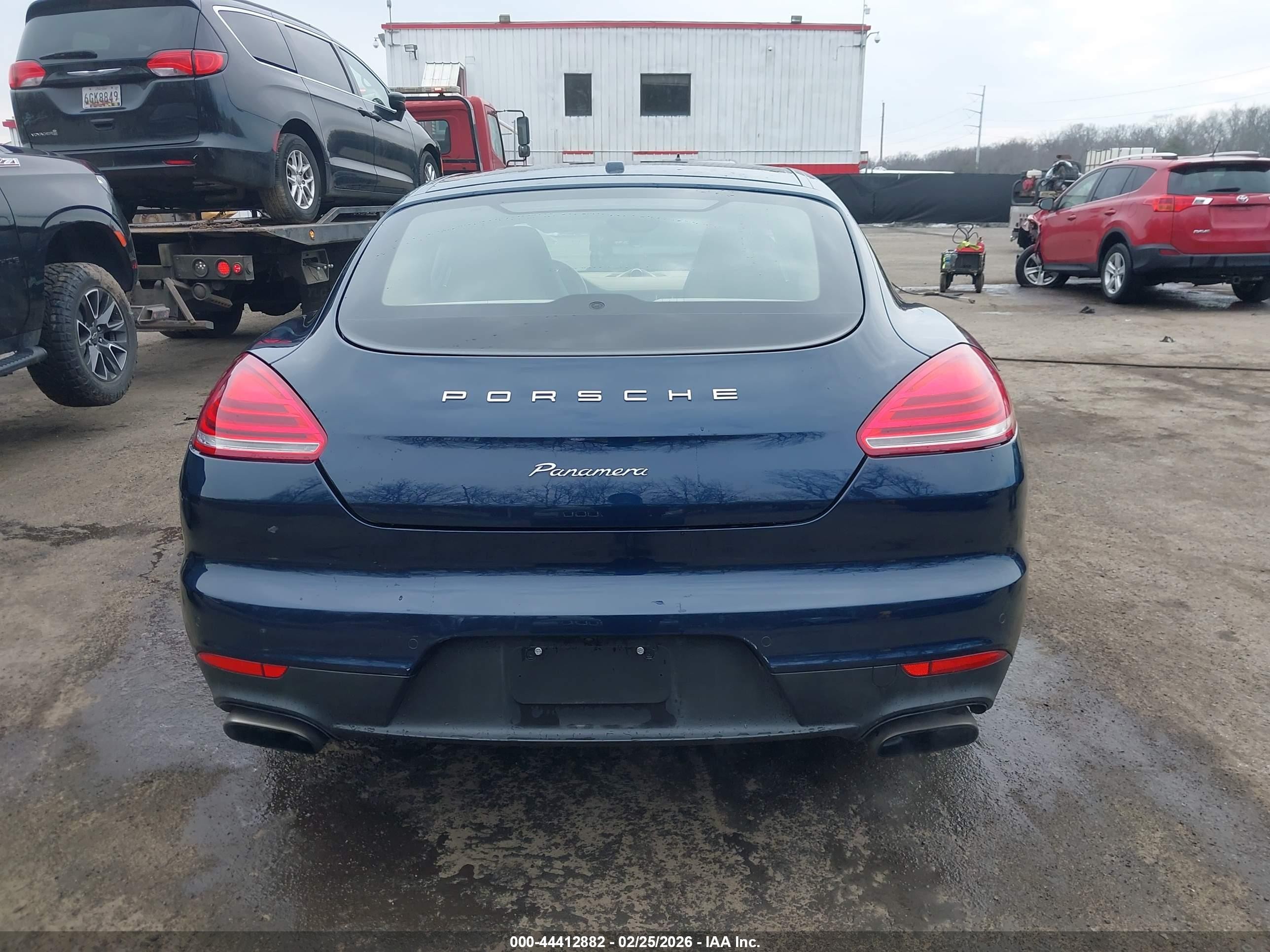 2014 Porsche Panamera 4 Blue vin: WP0AA2A75EL008965