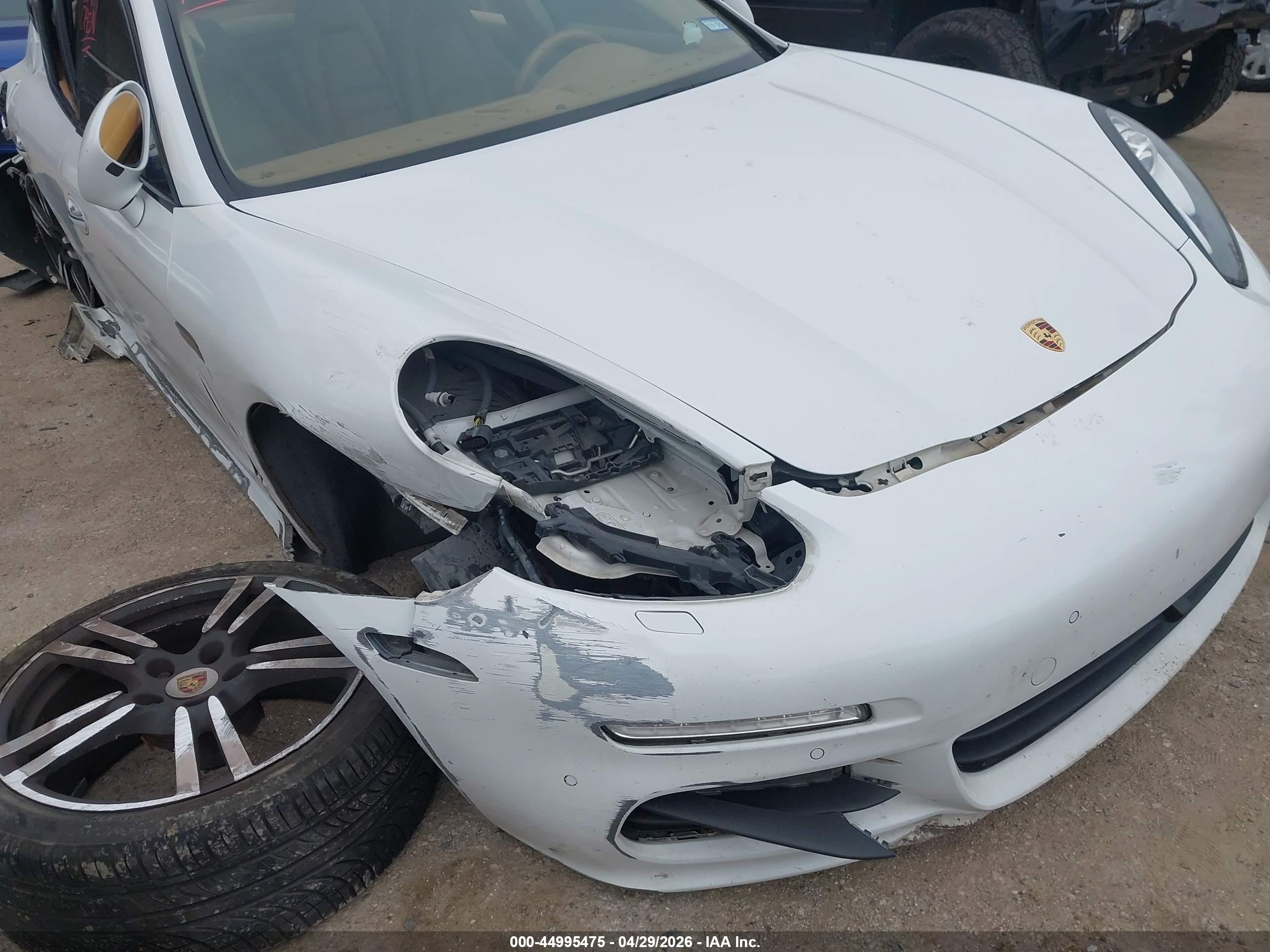 2014 Porsche Panamera 4 White vin: WP0AA2A75EL010084