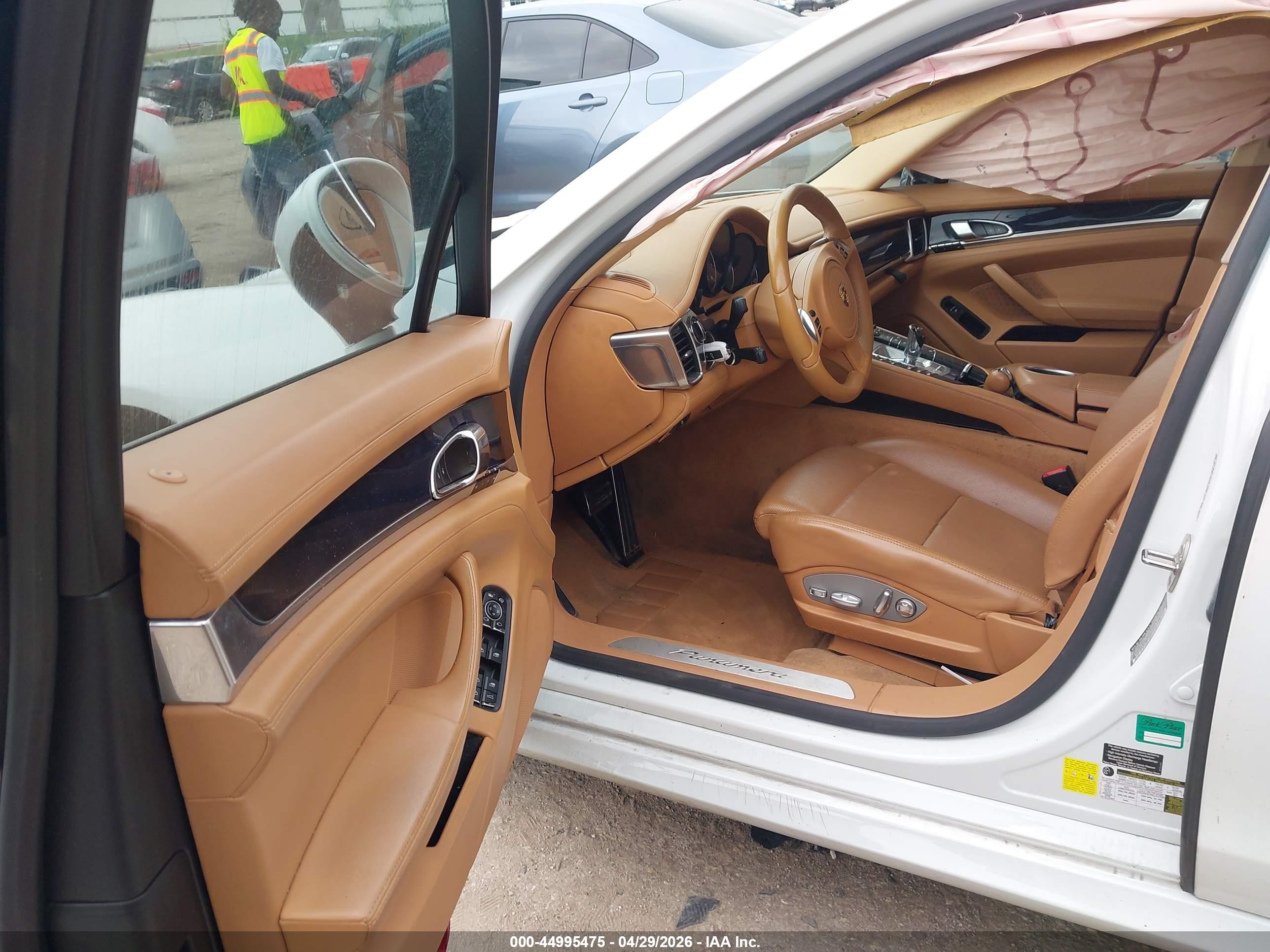 2014 Porsche Panamera 4 White vin: WP0AA2A75EL010084