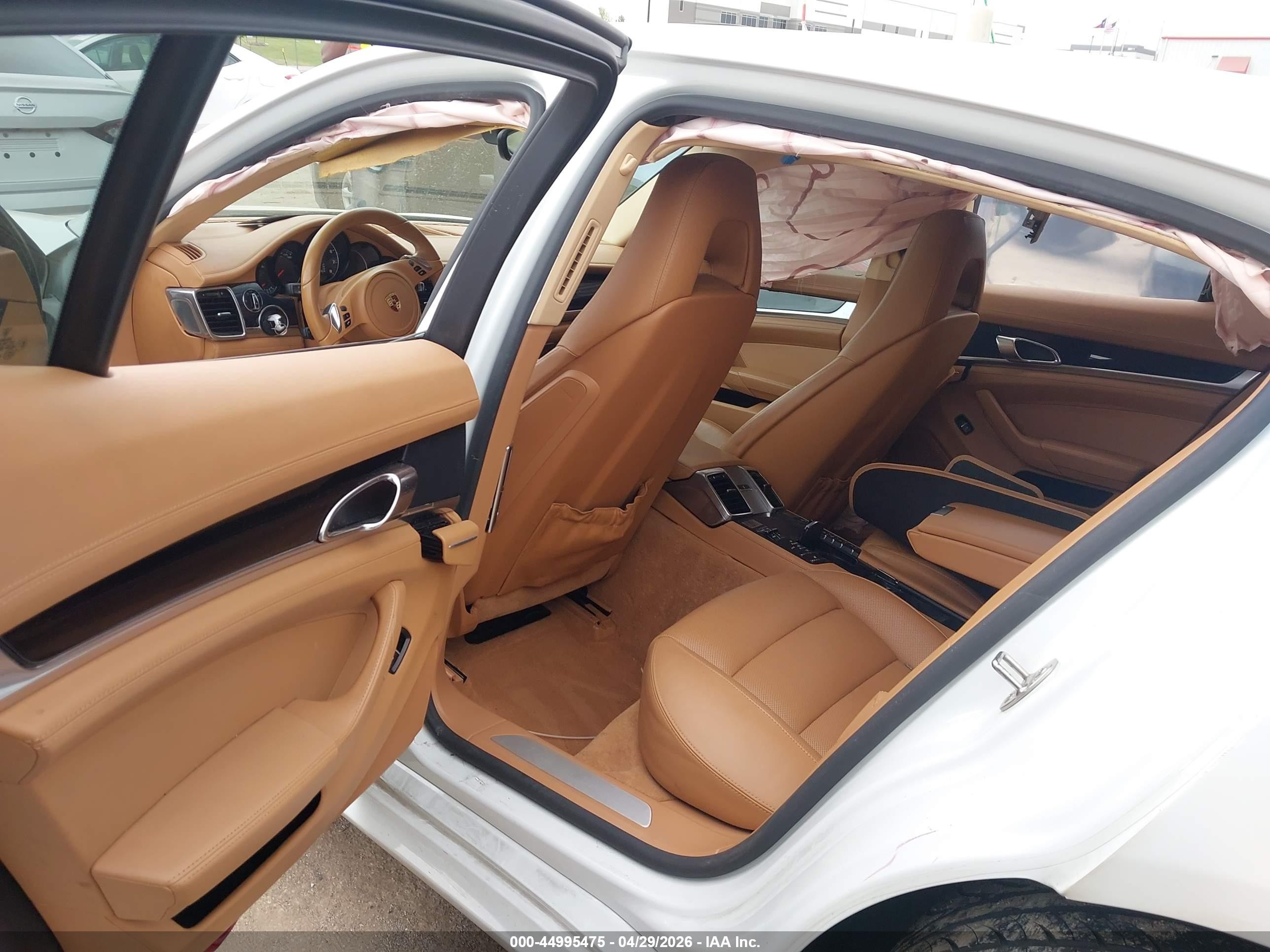 2014 Porsche Panamera 4 White vin: WP0AA2A75EL010084