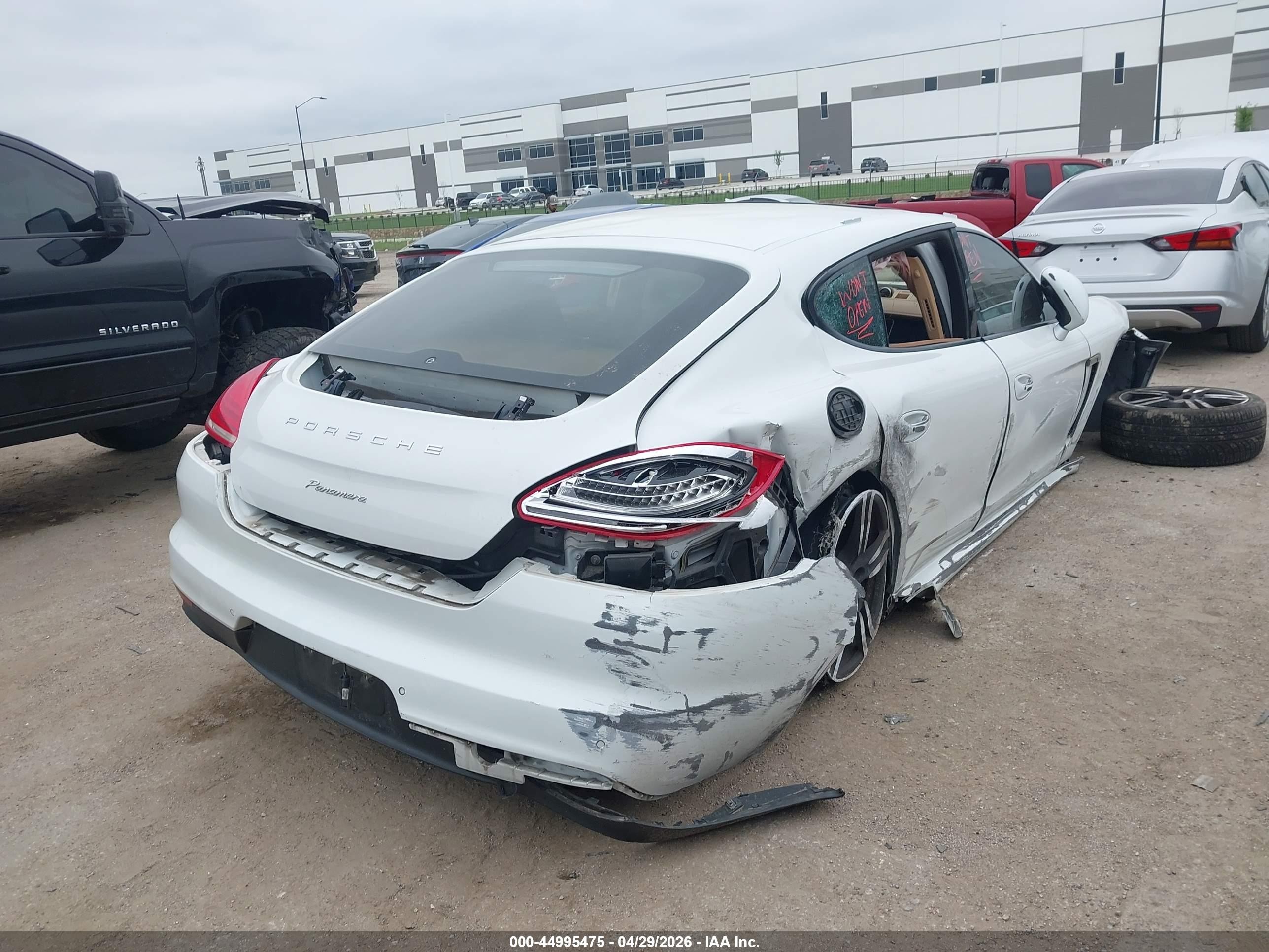 2014 Porsche Panamera 4 White vin: WP0AA2A75EL010084