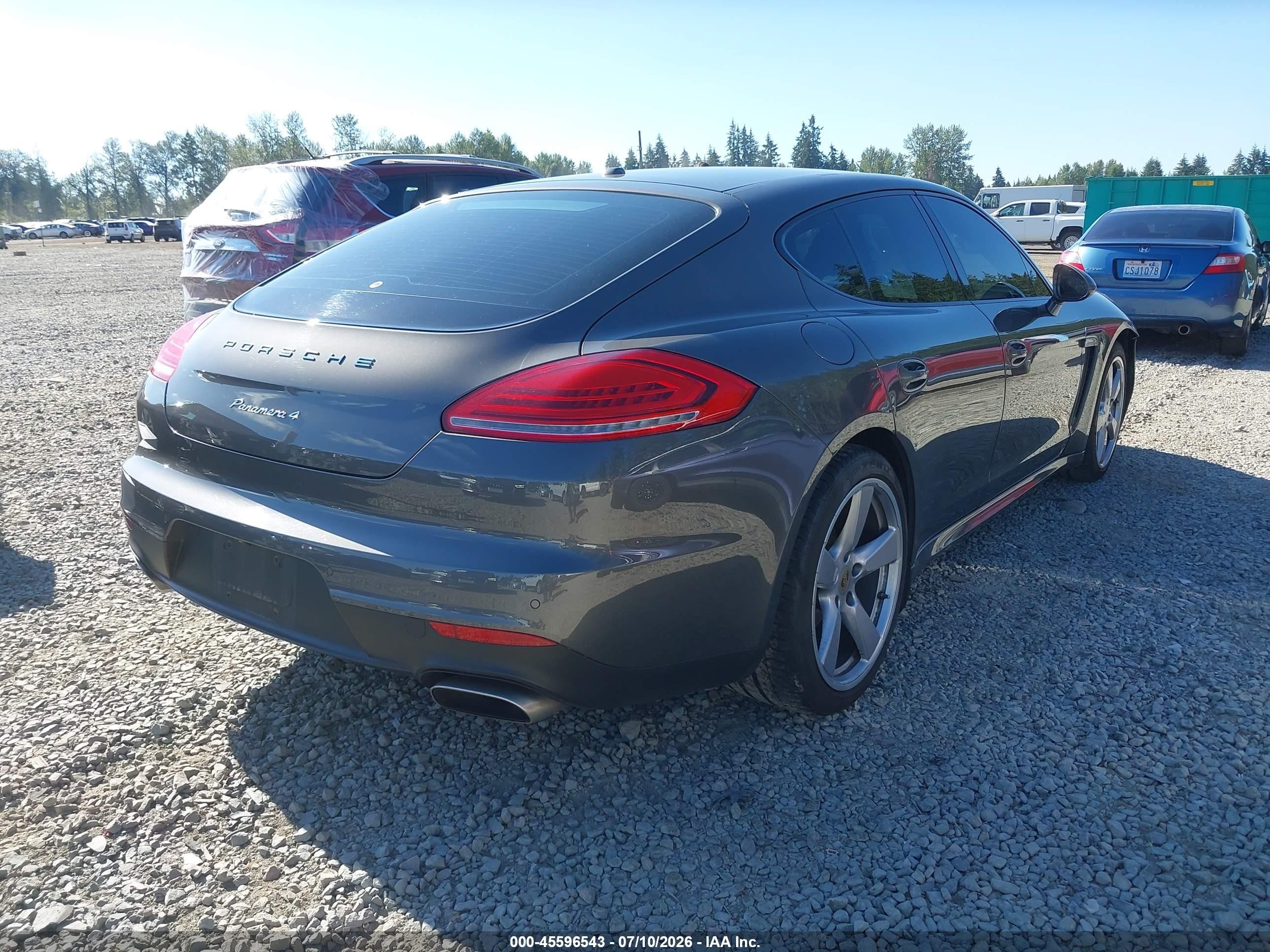 2015 Porsche Panamera 4 Серый vin: WP0AA2A75FL001290