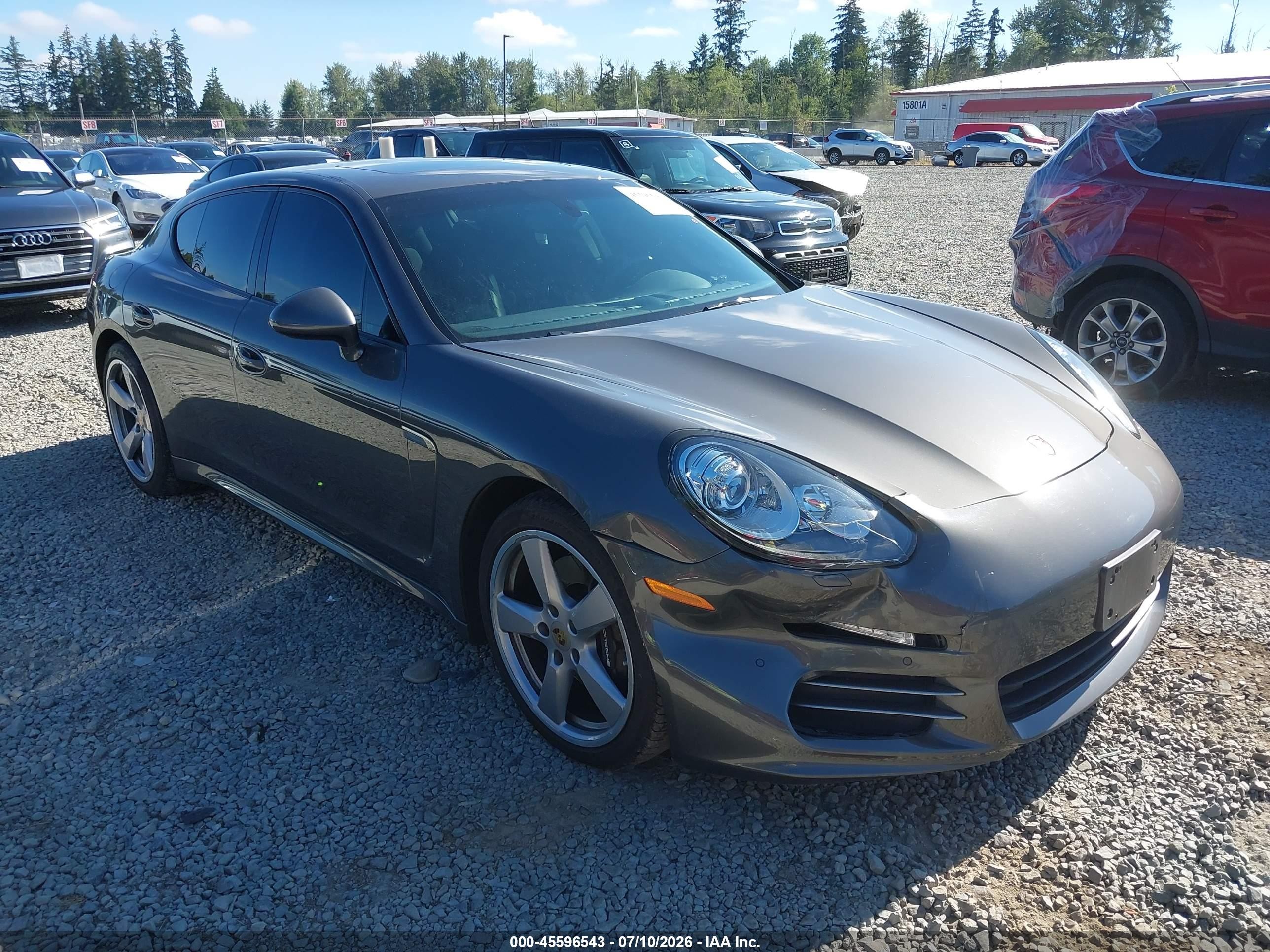 2015 Porsche Panamera 4 Gray vin: WP0AA2A75FL001290